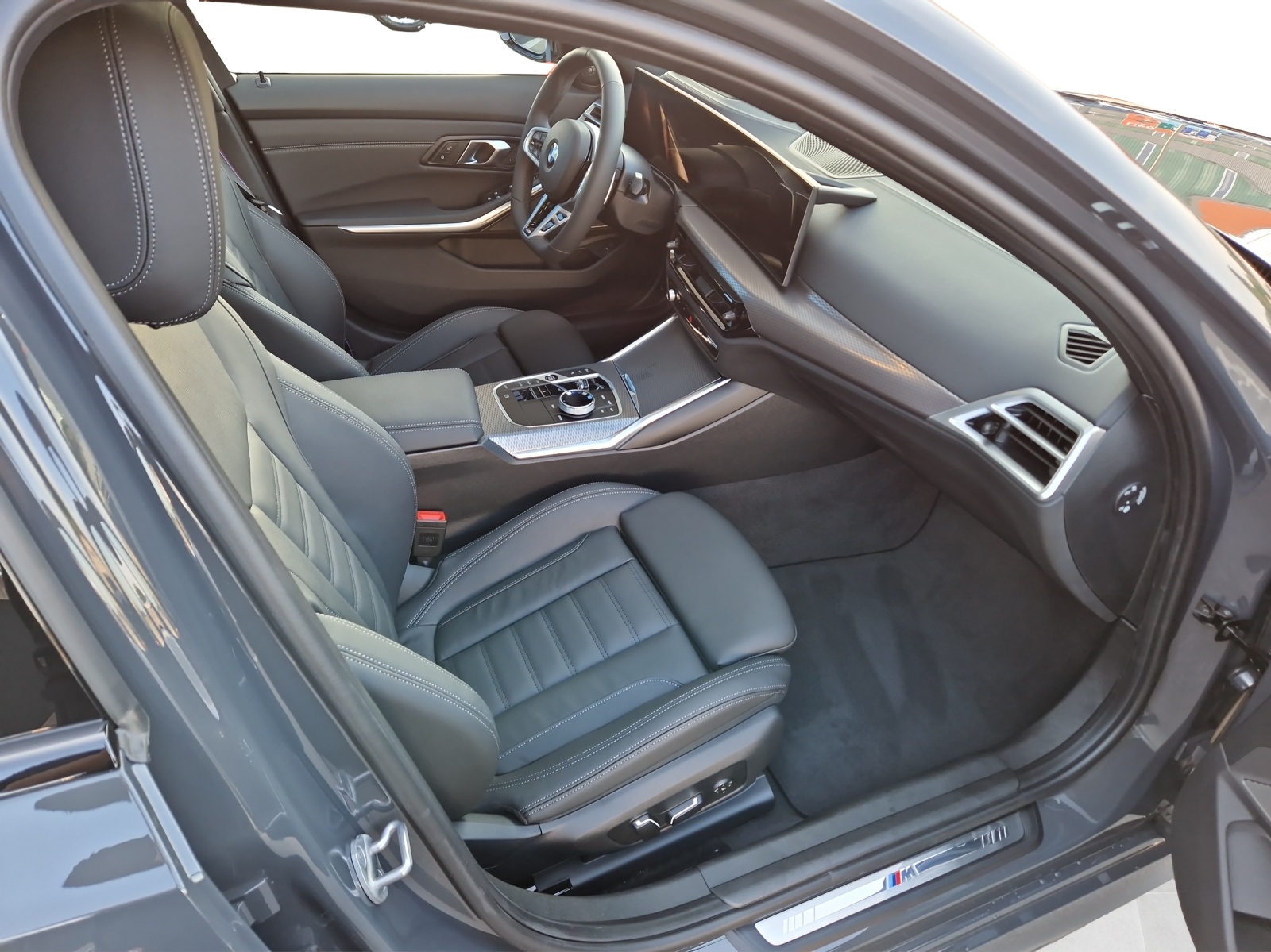 BMW 330d xDrive 48V Touring Steptronic M Sport Pro-image-7