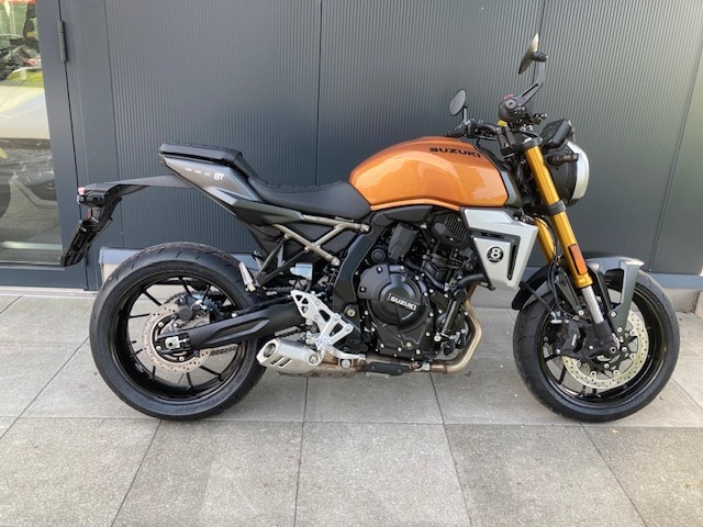 SUZUKI GSX-8T