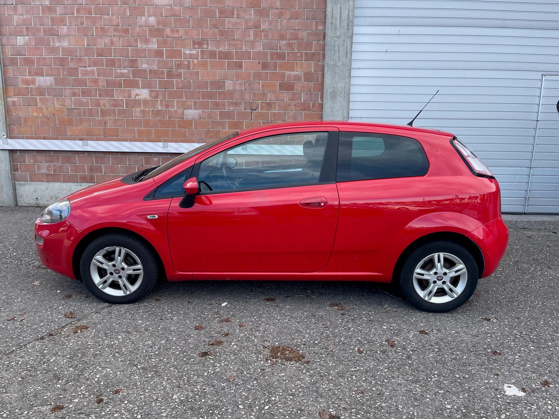 FIAT Punto 0.9 Twinair Lounge-image-1