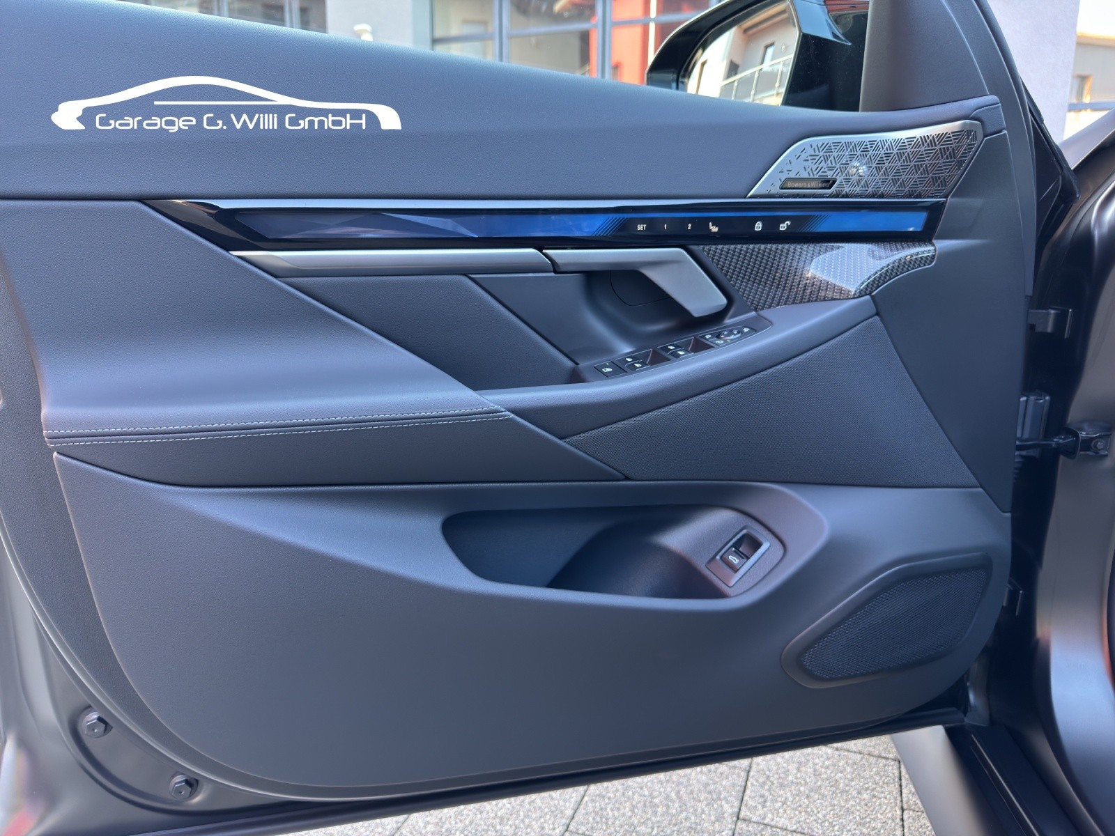 BMW M5 xDrive Touring-image-15
