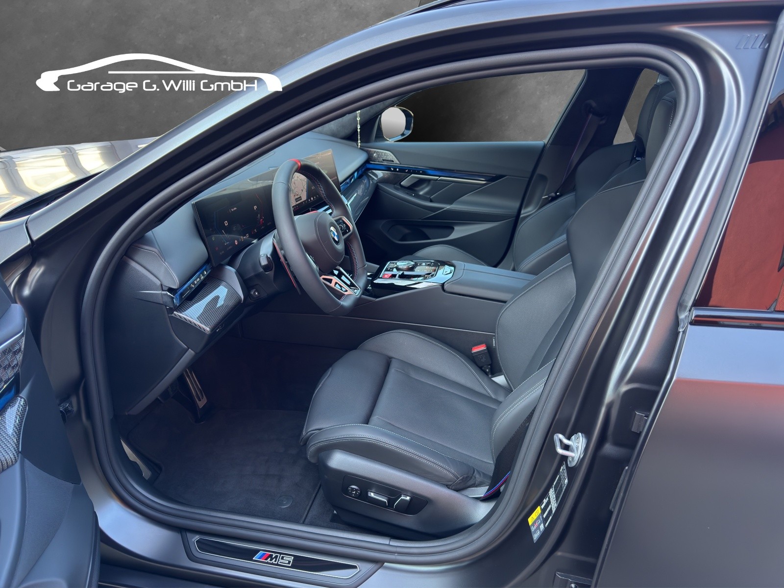 BMW M5 xDrive Touring-image-8