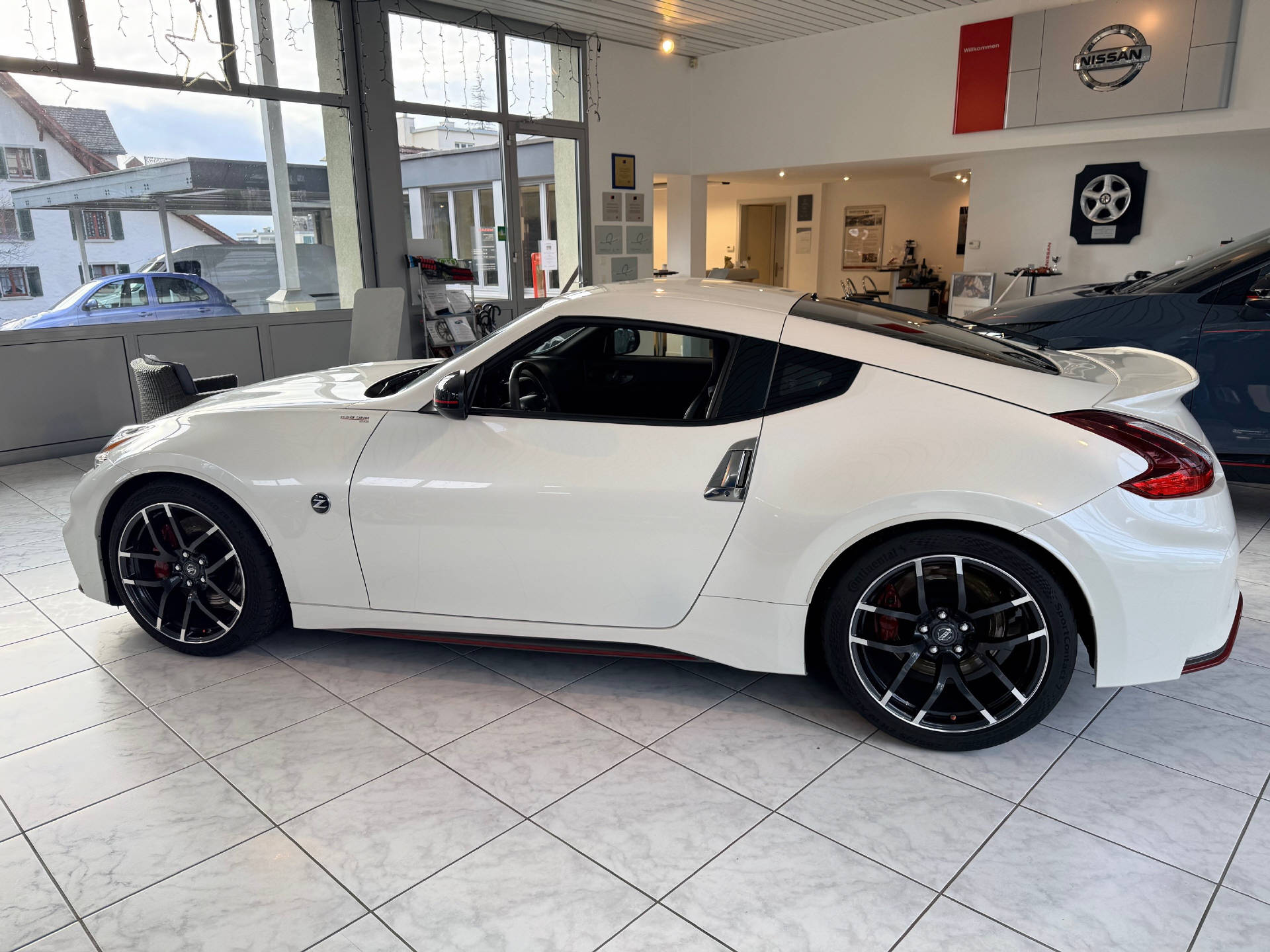 NISSAN 370 Z Coupé 3.7 V6 24V Nismo-showroom-element-2