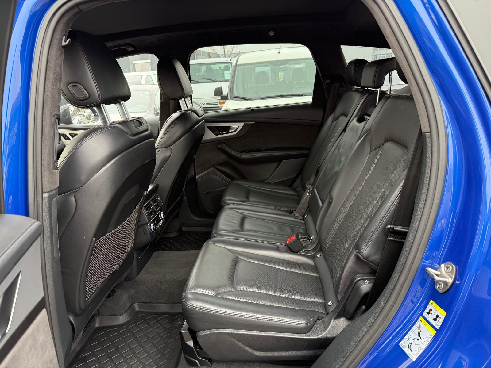 AUDI SQ7 4.0 TDI quattro tiptronic-image-9