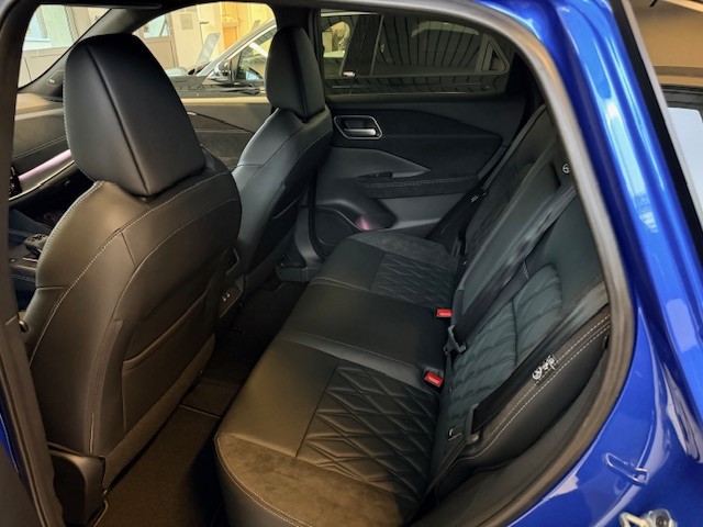 NISSAN Qashqai 1.3 DIG-T Tekna+ 4x4-showroom-element-3