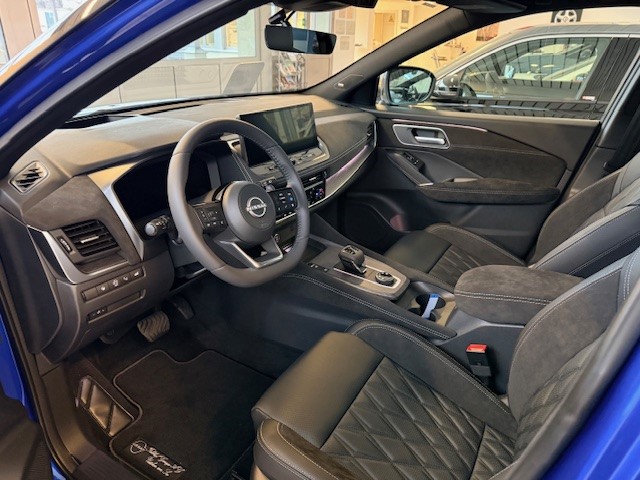 NISSAN Qashqai 1.3 DIG-T Tekna+ 4x4-showroom-element-2