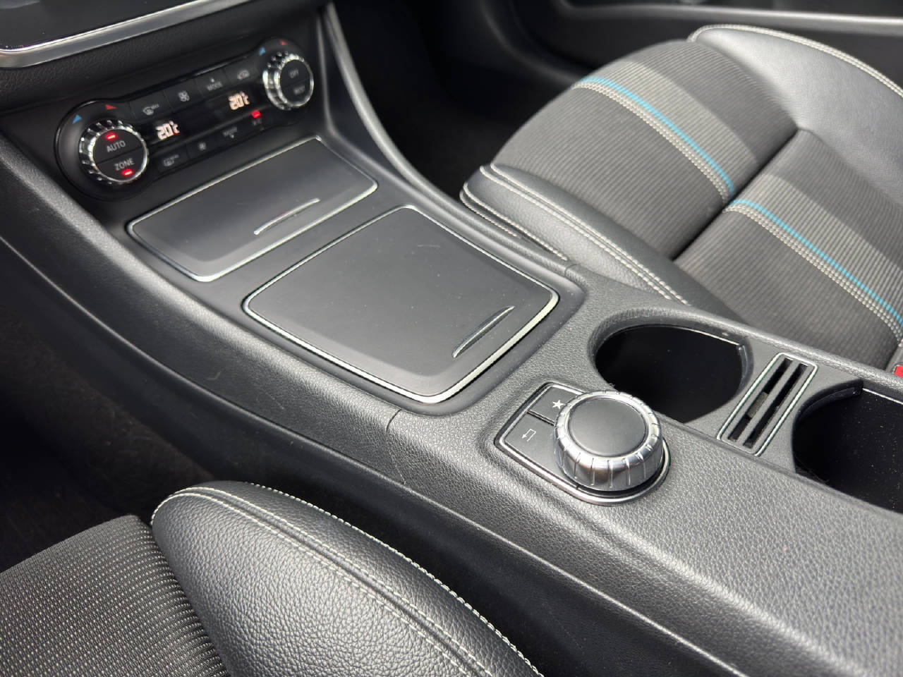 MERCEDES-BENZ CLA 200 Night Star-image-5