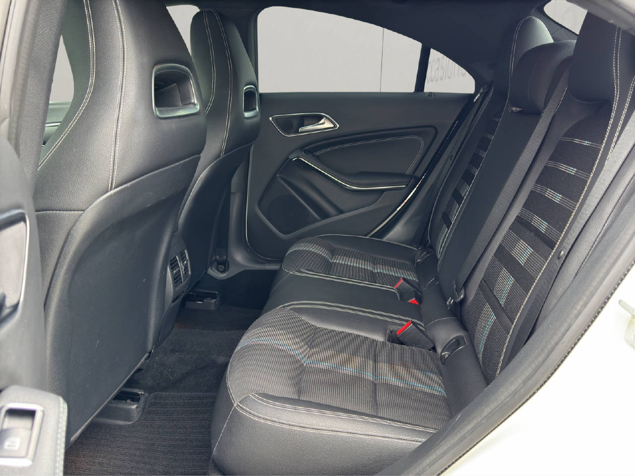 MERCEDES-BENZ CLA 200 Night Star-image-7
