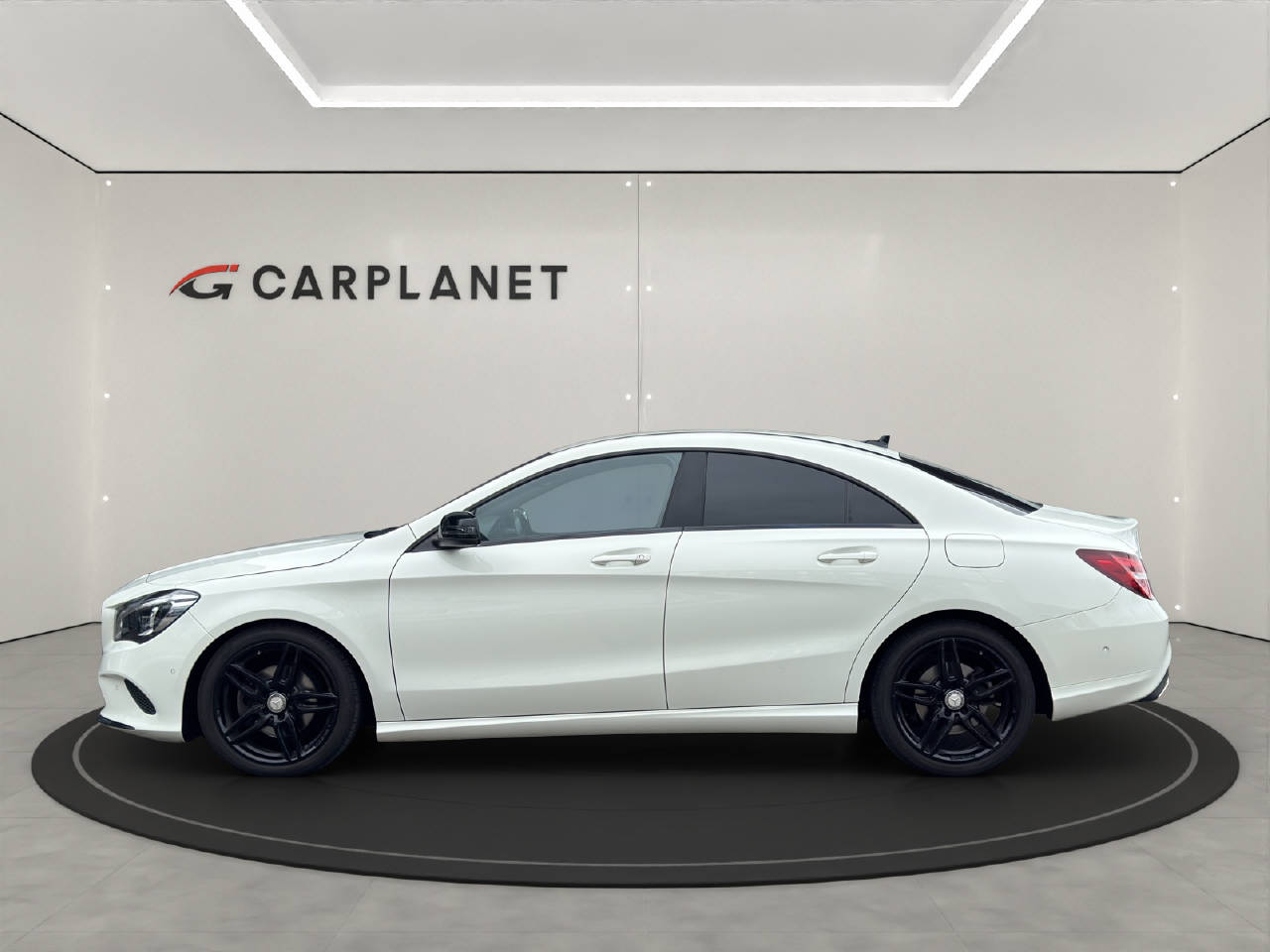 MERCEDES-BENZ CLA 200 Night Star-showroom-element-1
