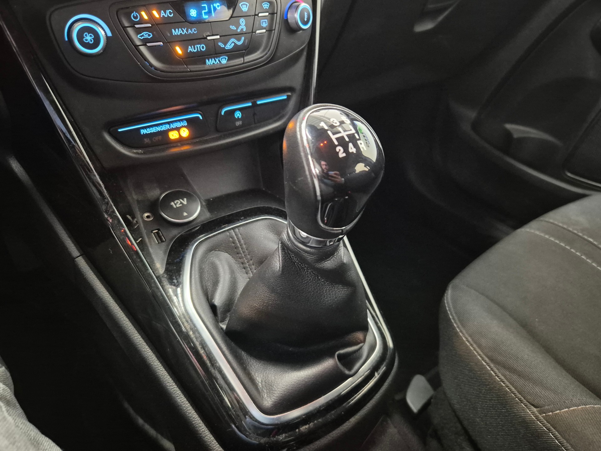 FORD B-Max 1.0 SCTi Titanium-image-13