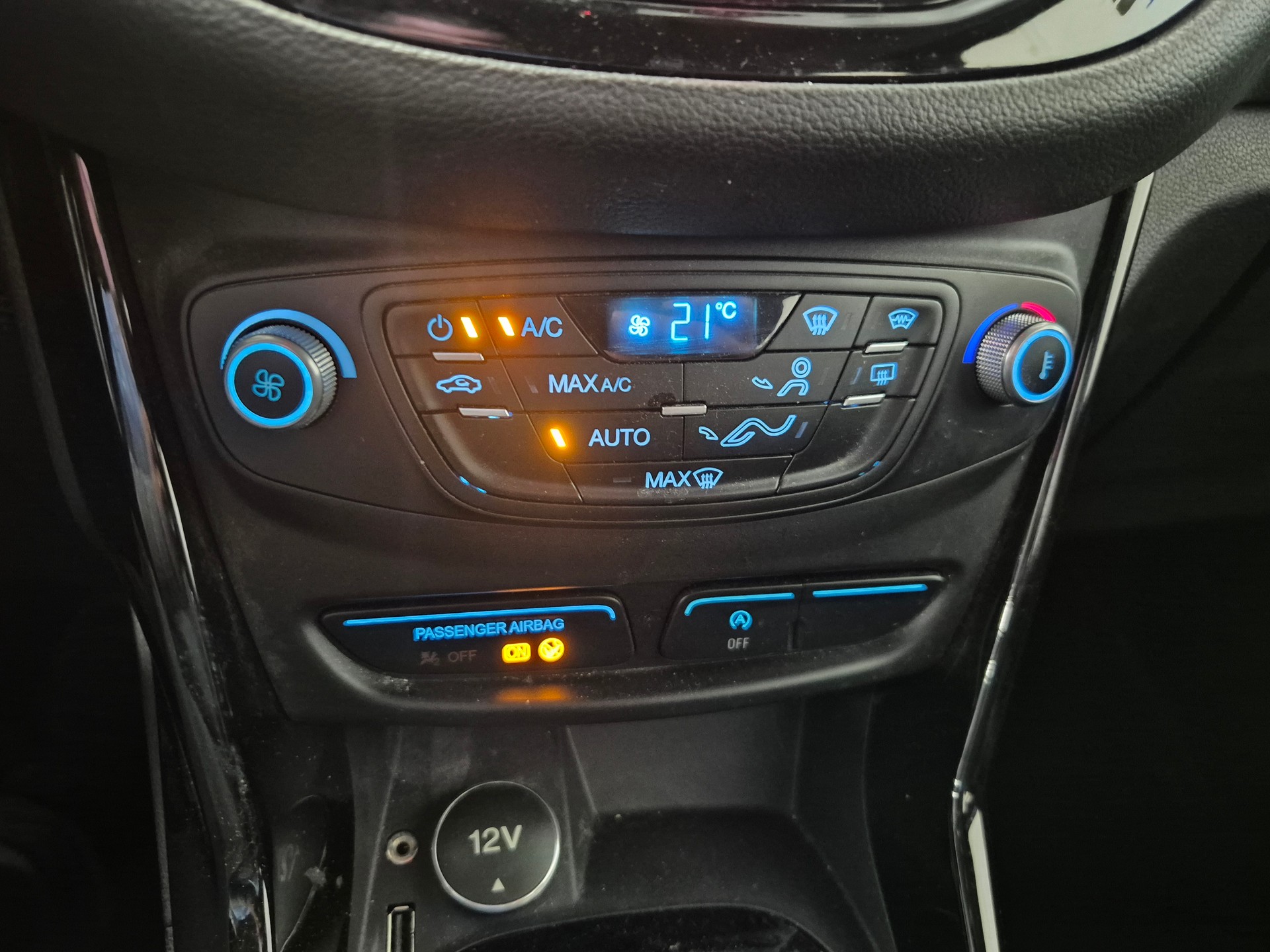 FORD B-Max 1.0 SCTi Titanium-image-12