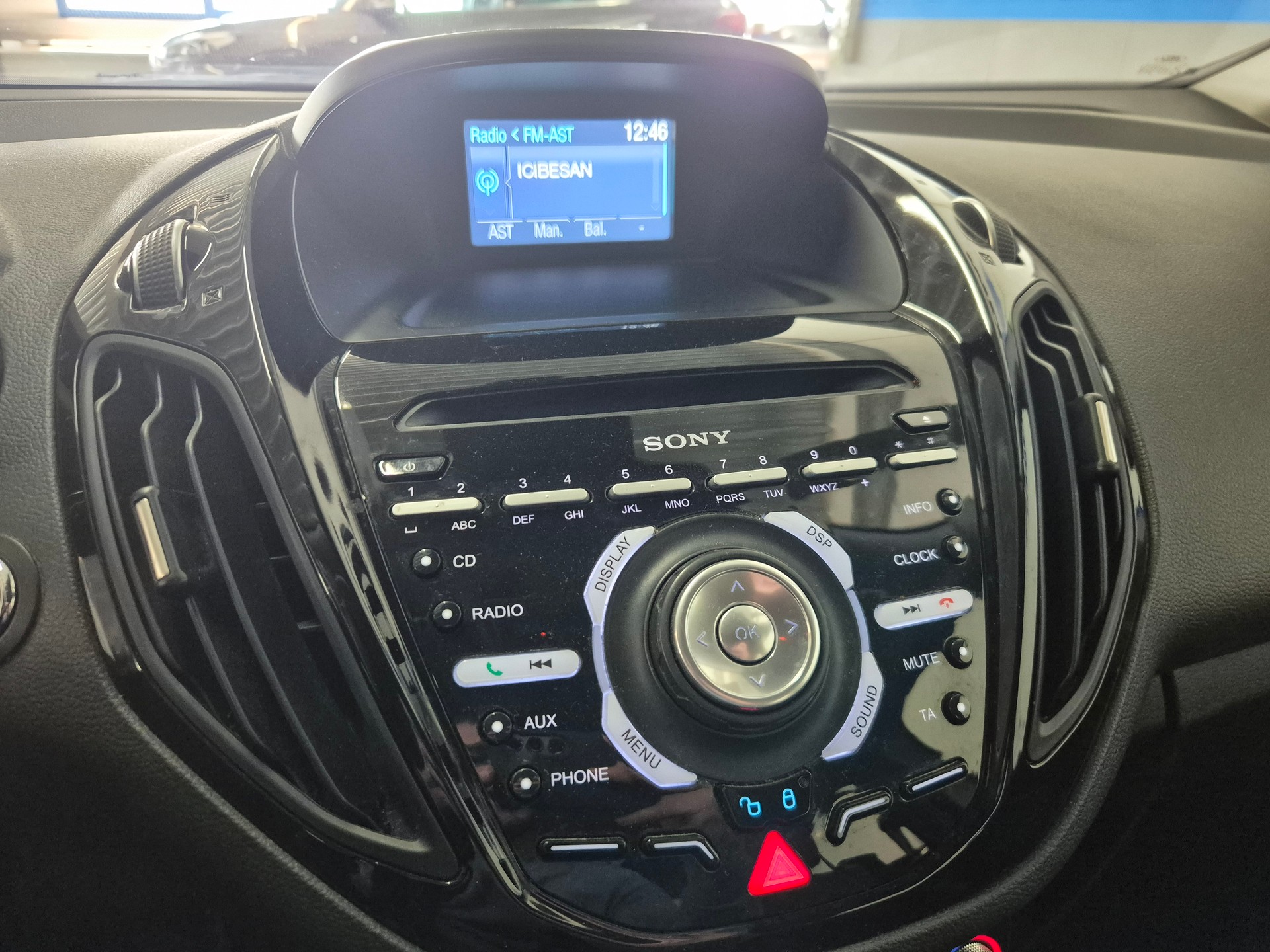 FORD B-Max 1.0 SCTi Titanium-image-9
