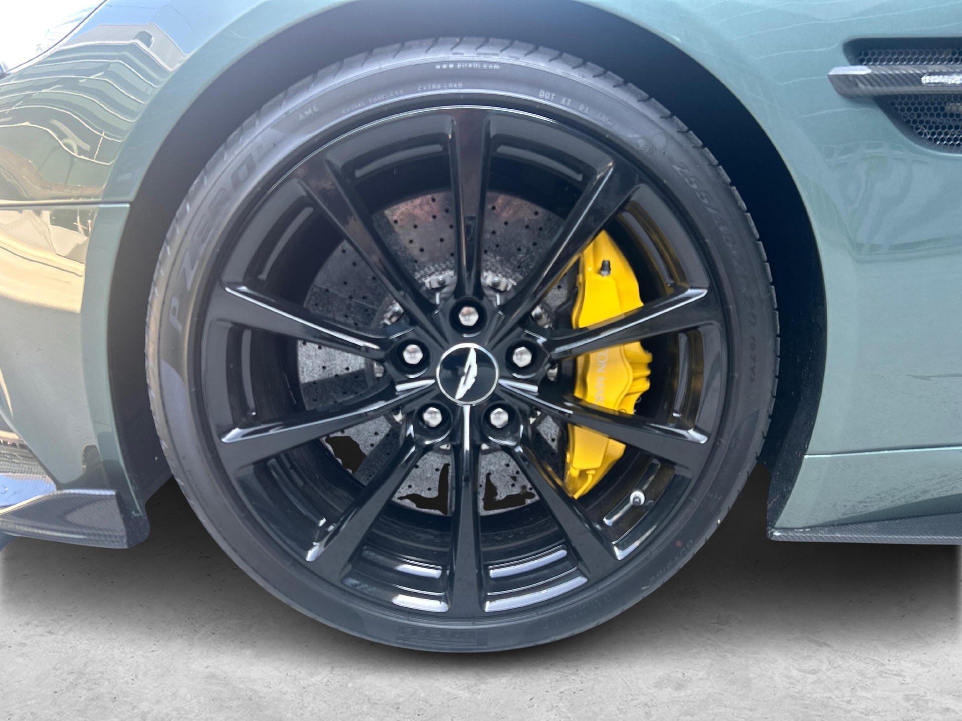ASTON MARTIN Vanquish S Volante 6.0 V12-image-32