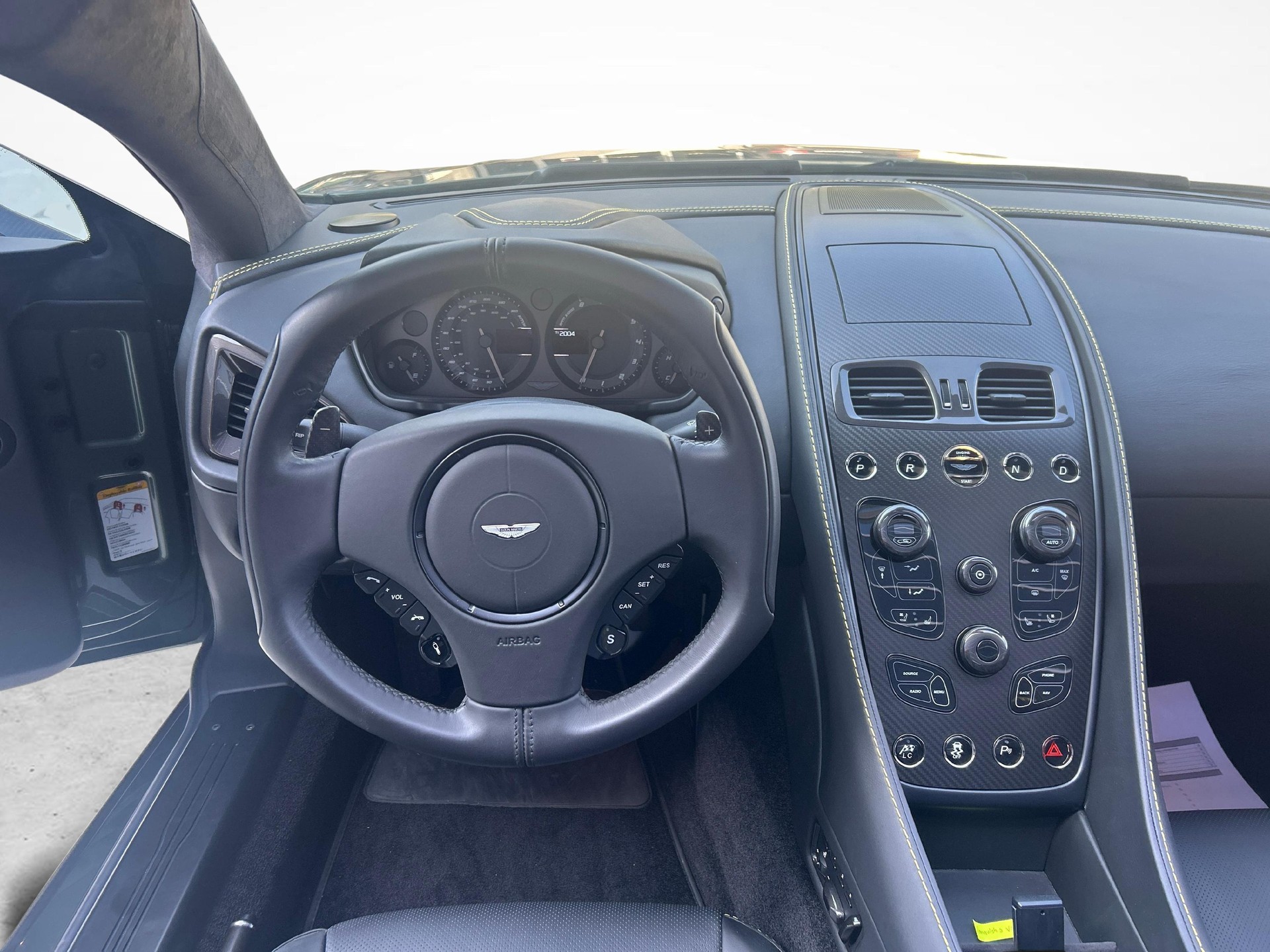ASTON MARTIN Vanquish S Volante 6.0 V12-image-26