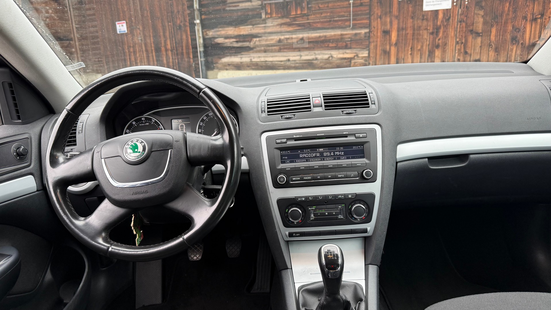 SKODA Octavia Combi 1.8 TSI Ambition 4x4-image-11