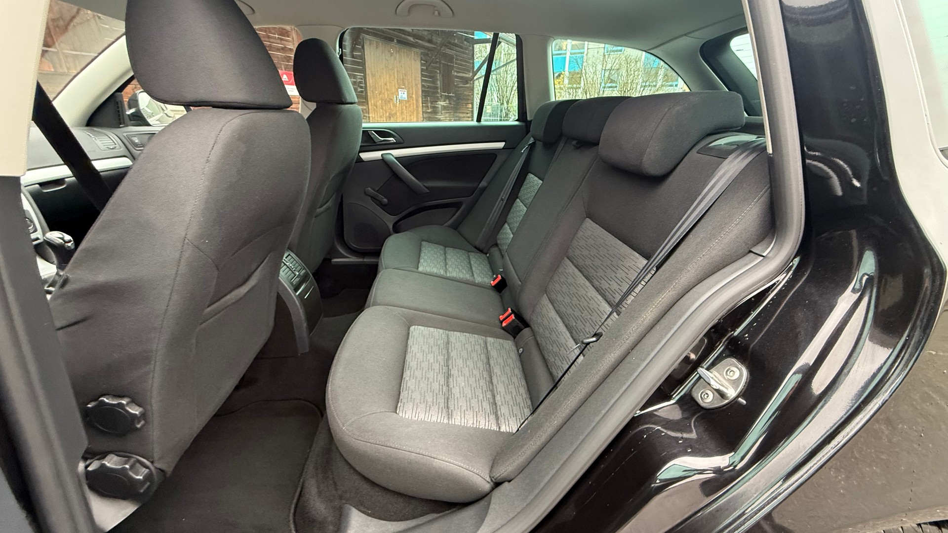 SKODA Octavia Combi 1.8 TSI Ambition 4x4-image-9