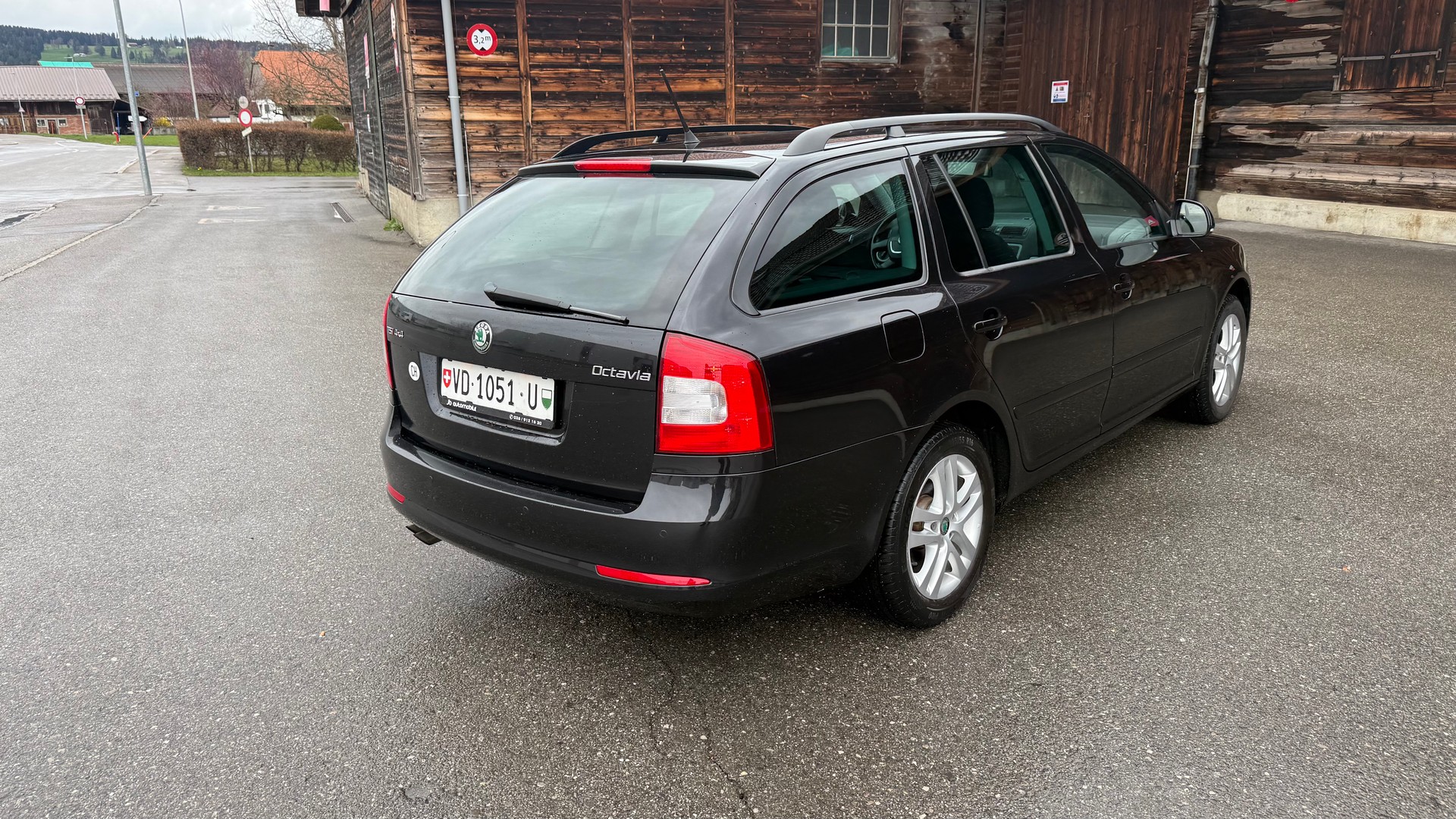 SKODA Octavia Combi 1.8 TSI Ambition 4x4-image-6