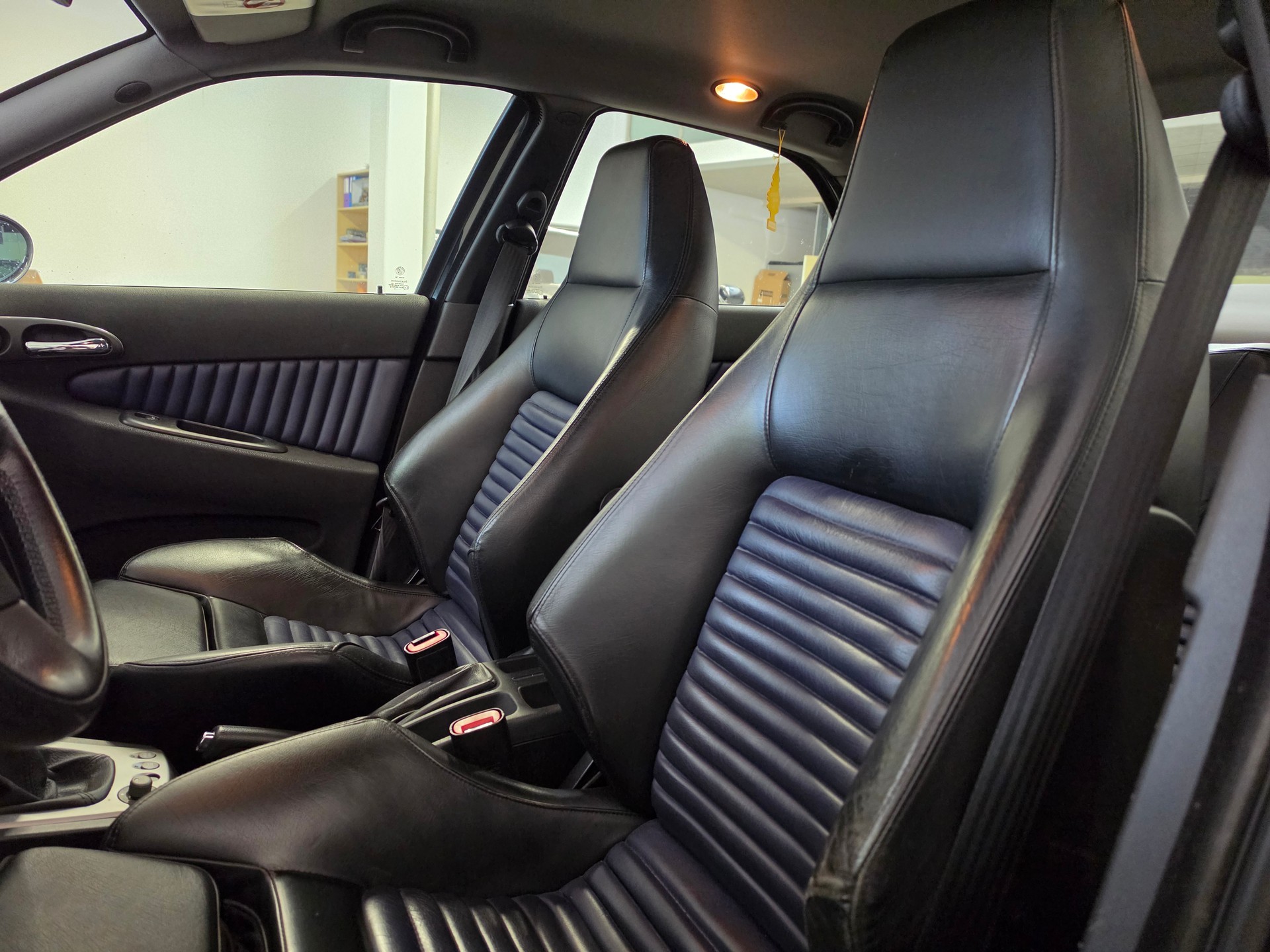 ALFA ROMEO 156 3.2 V6 GTA-image-4