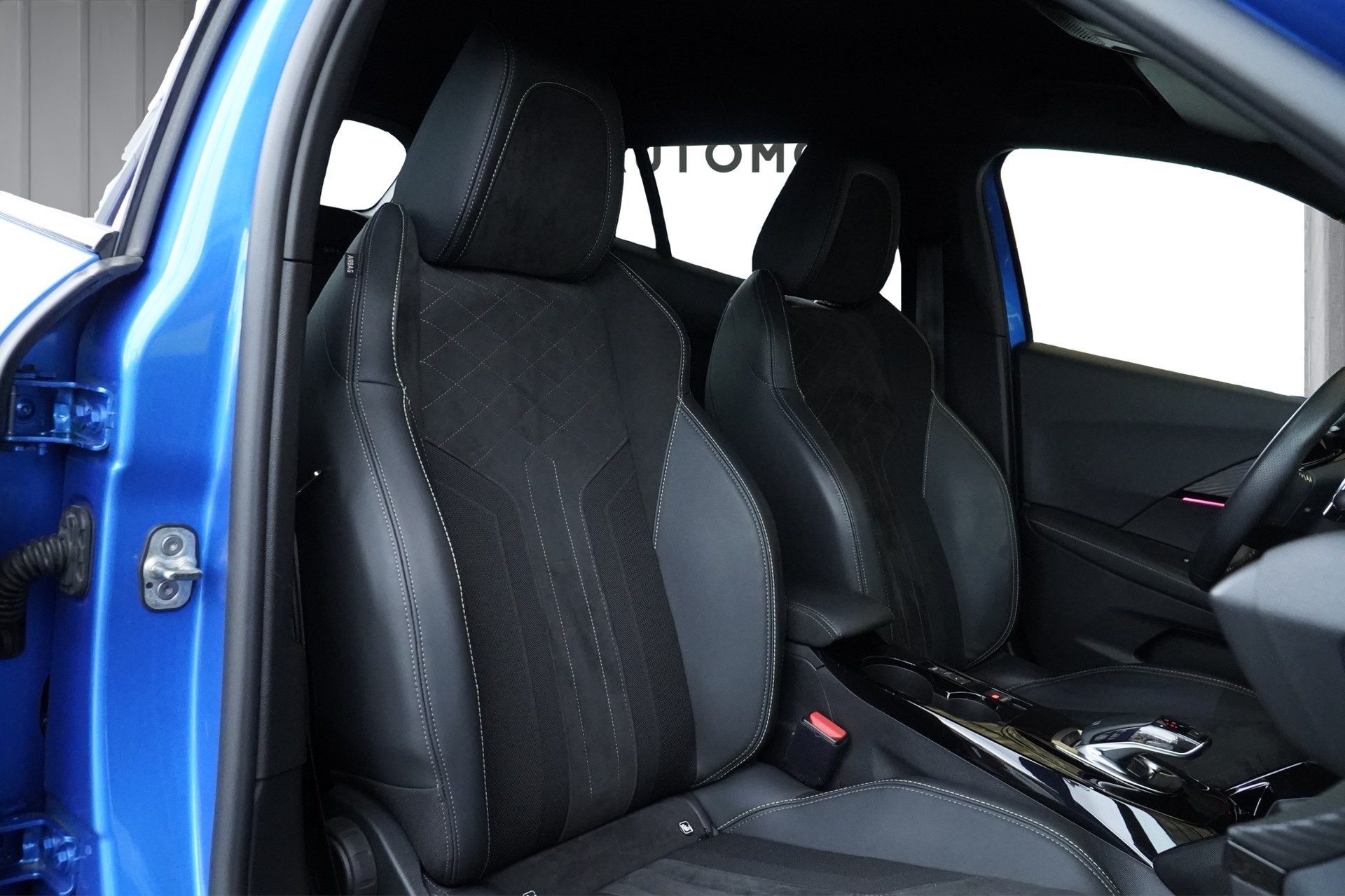 PEUGEOT 2008 1.2 PureTech GT Pack EAT8 *CH Fahrzeug & AHK-1200*-image-15