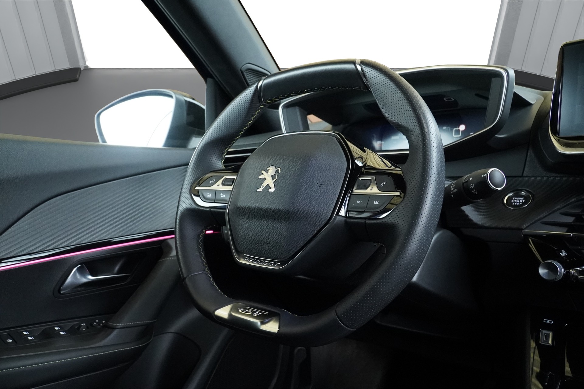 PEUGEOT 2008 1.2 PureTech GT Pack EAT8 *CH Fahrzeug & AHK-1200*-image-14
