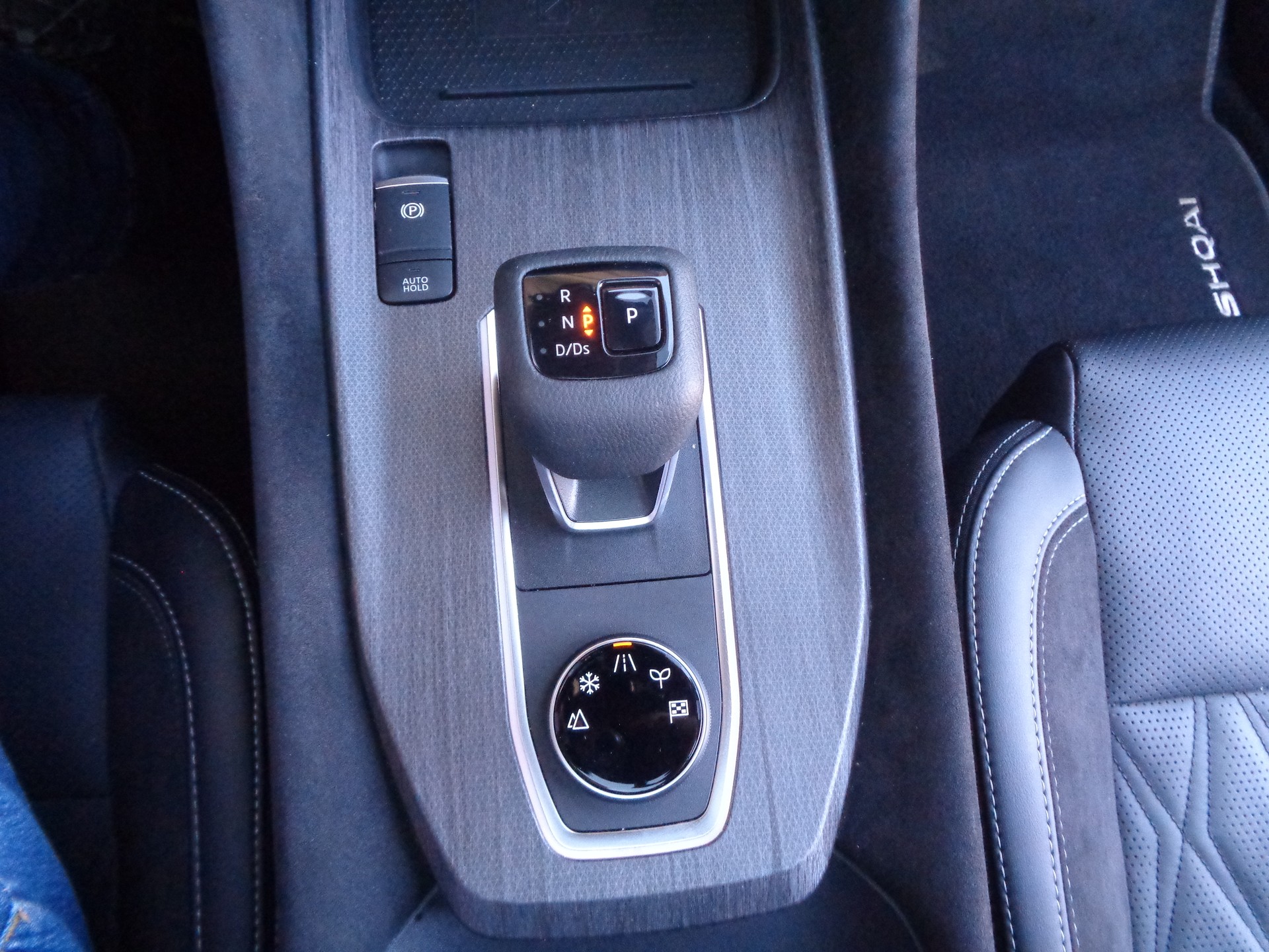 NISSAN Qashqai 1.3 DIG-T MHEV Tekna+ Xtronic 4x4-image-18