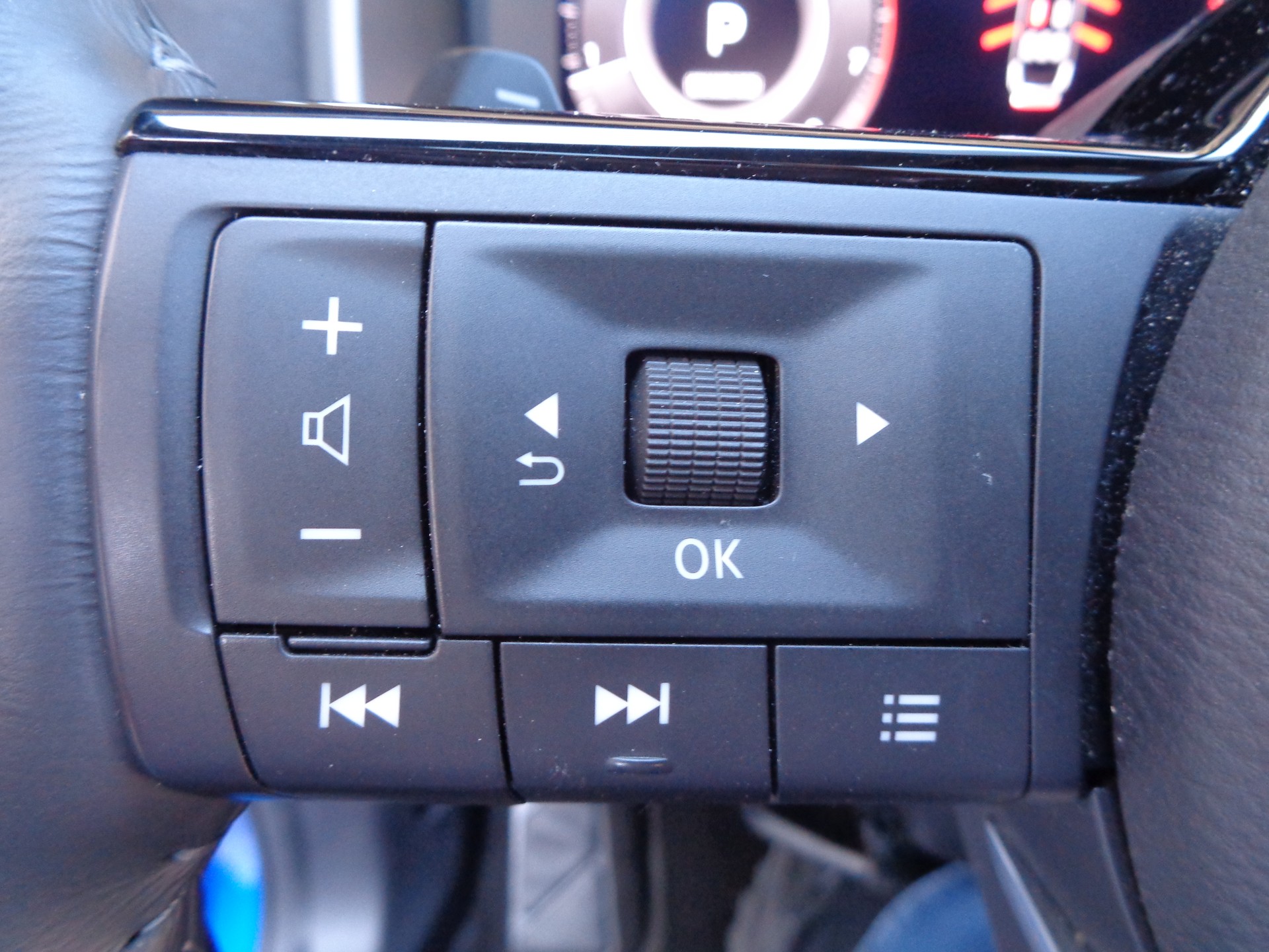 NISSAN Qashqai 1.3 DIG-T MHEV Tekna+ Xtronic 4x4-image-20