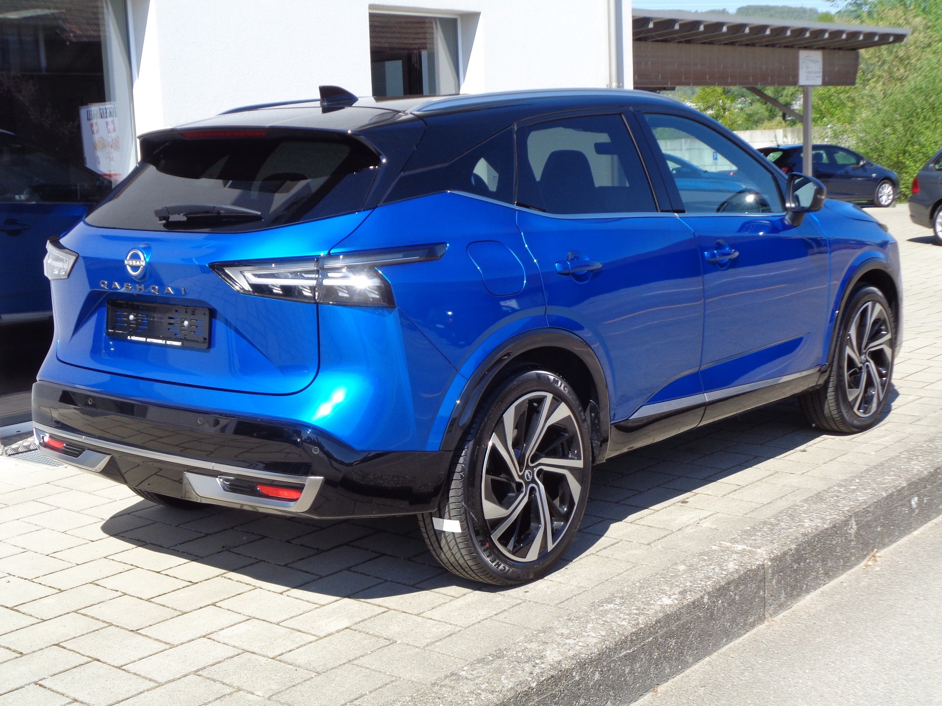 NISSAN Qashqai 1.3 DIG-T MHEV Tekna+ Xtronic 4x4-showroom-element-1