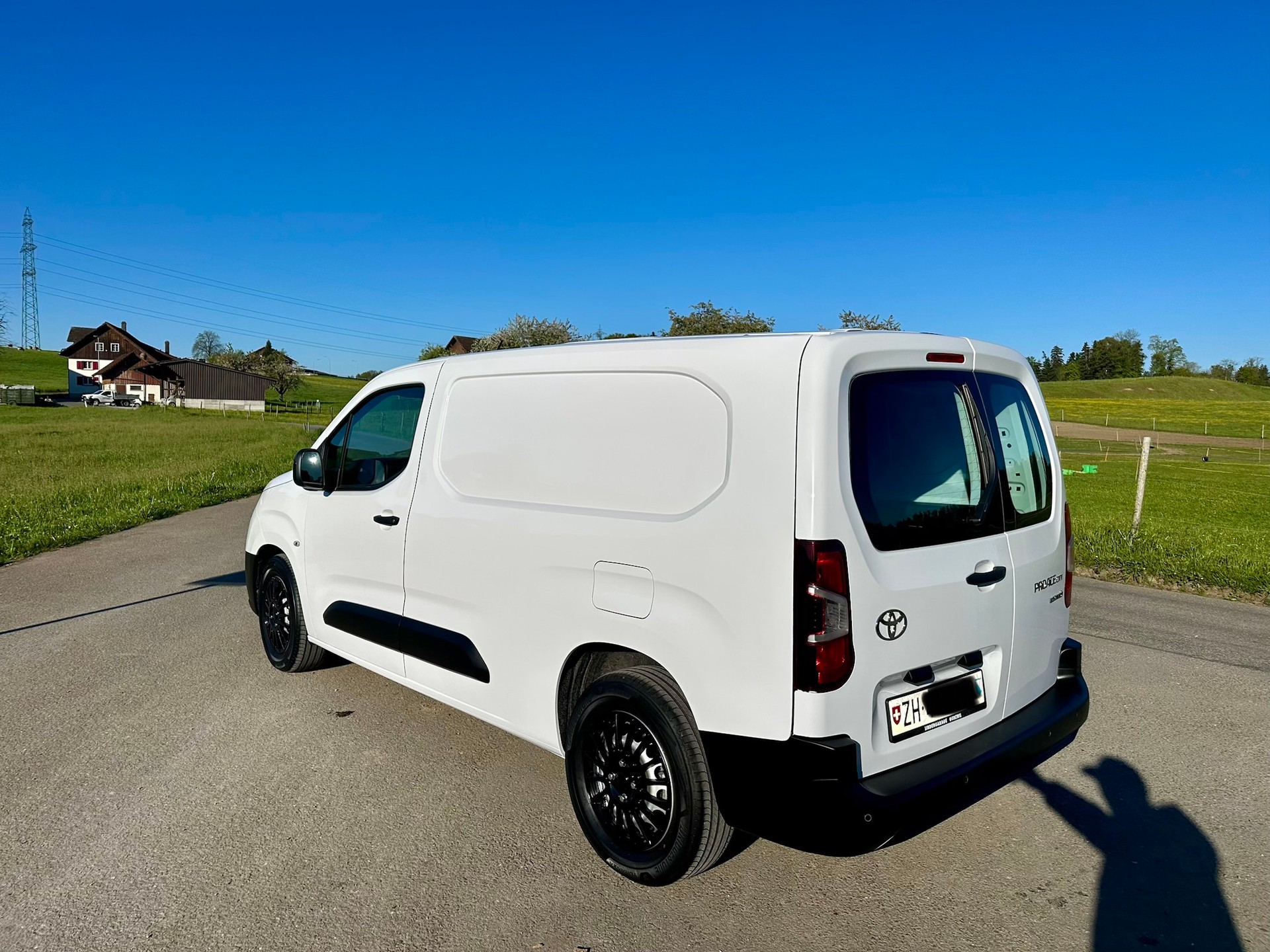 TOYOTA Proace City Van EV 50 kWh Active Long L2-image-5