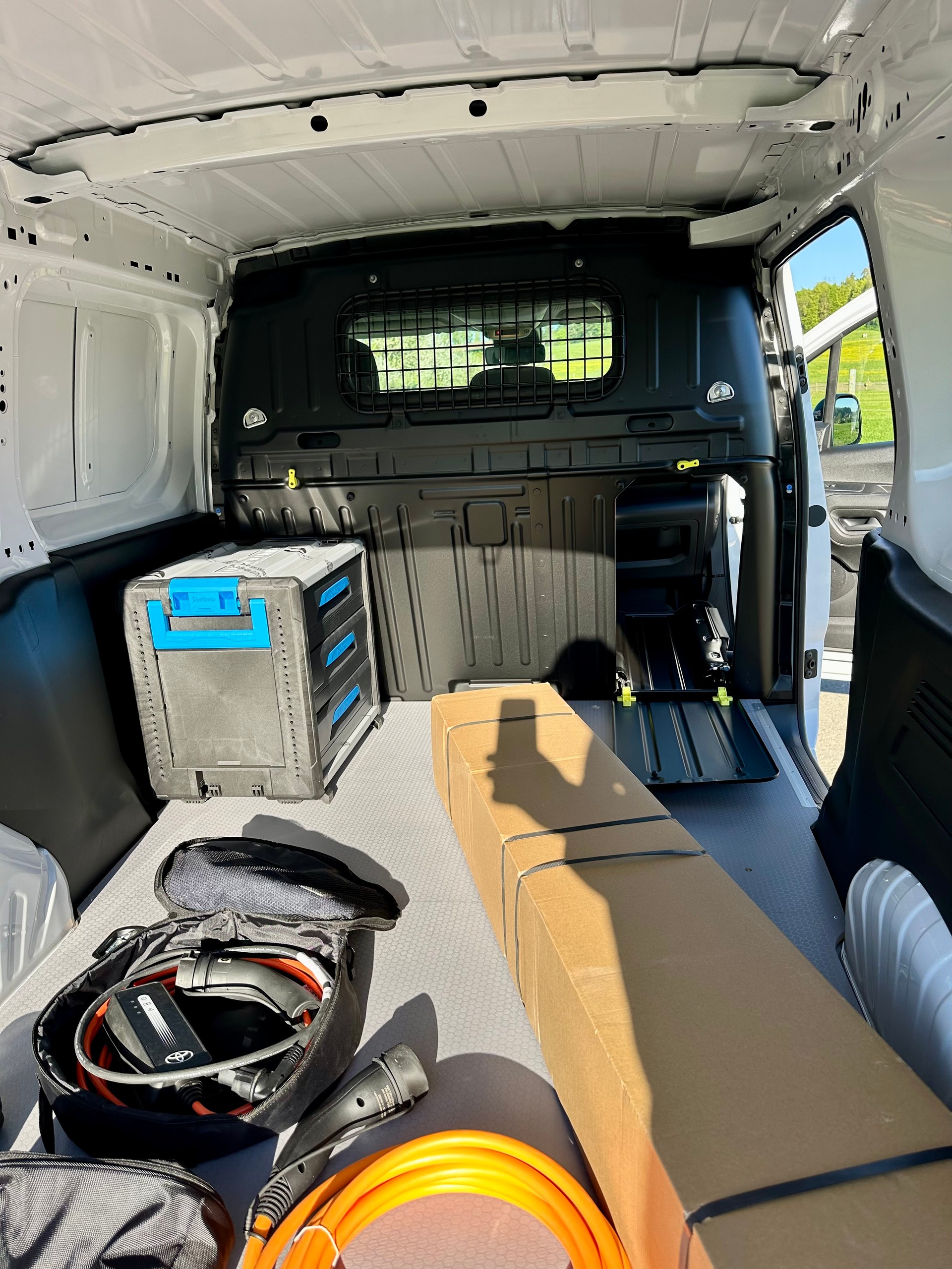 TOYOTA Proace City Van EV 50 kWh Active Long L2-image-4