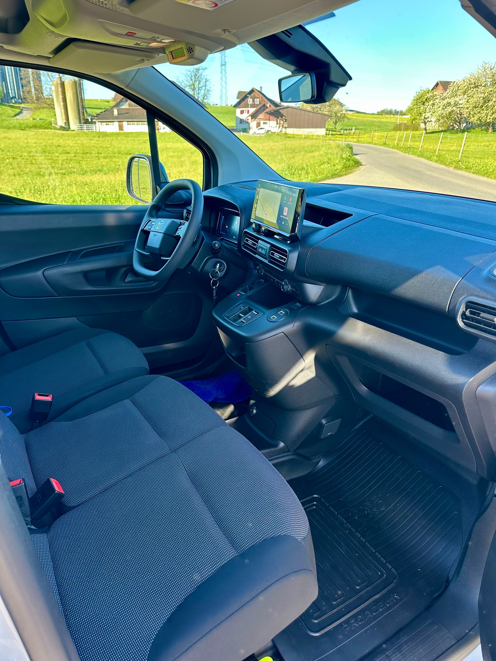 TOYOTA Proace City Van EV 50 kWh Active Long L2-image-10