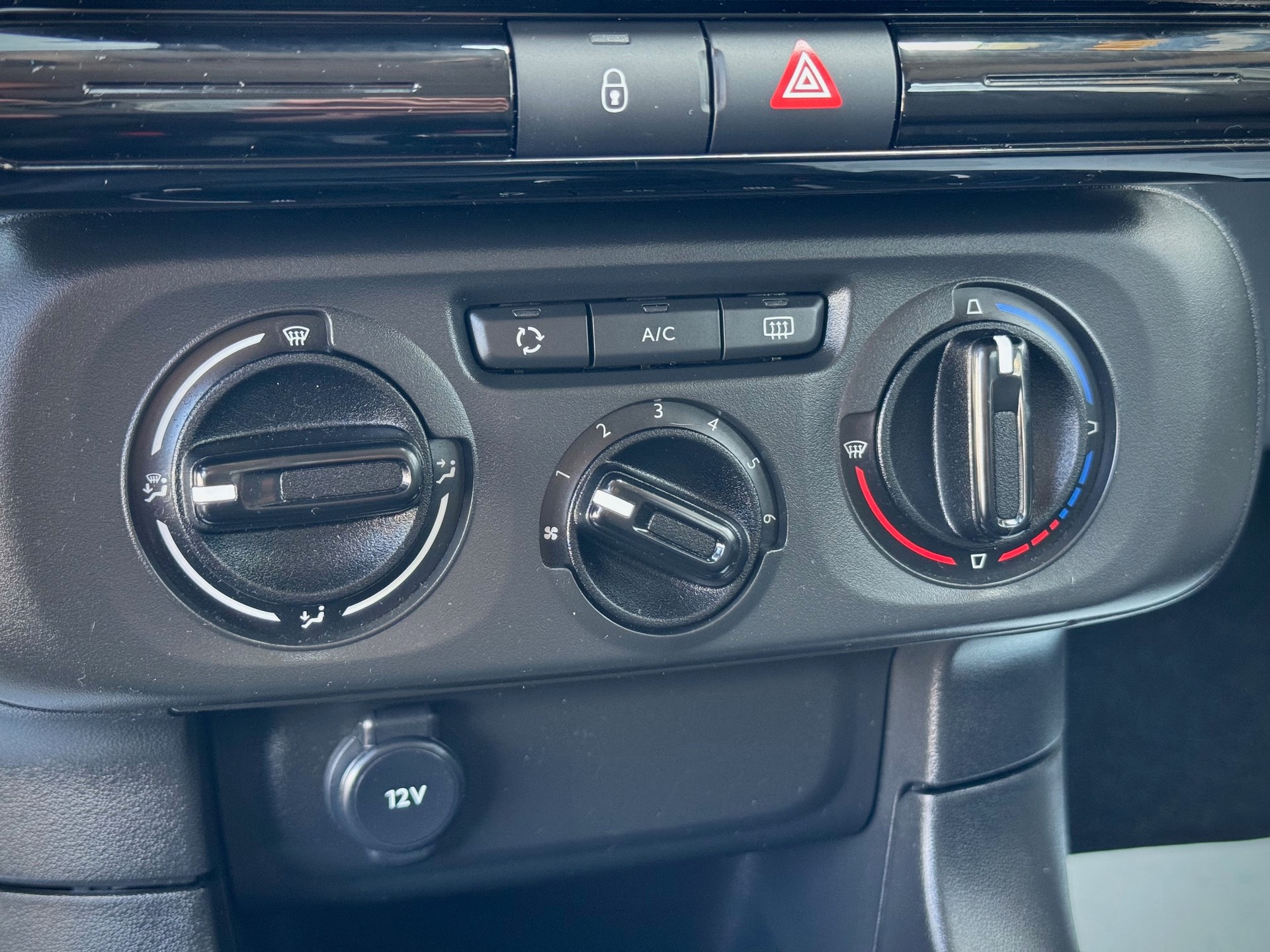 CITROEN C3 1.2i PureTech You! - Véhicule Suisse (CH)-image-14