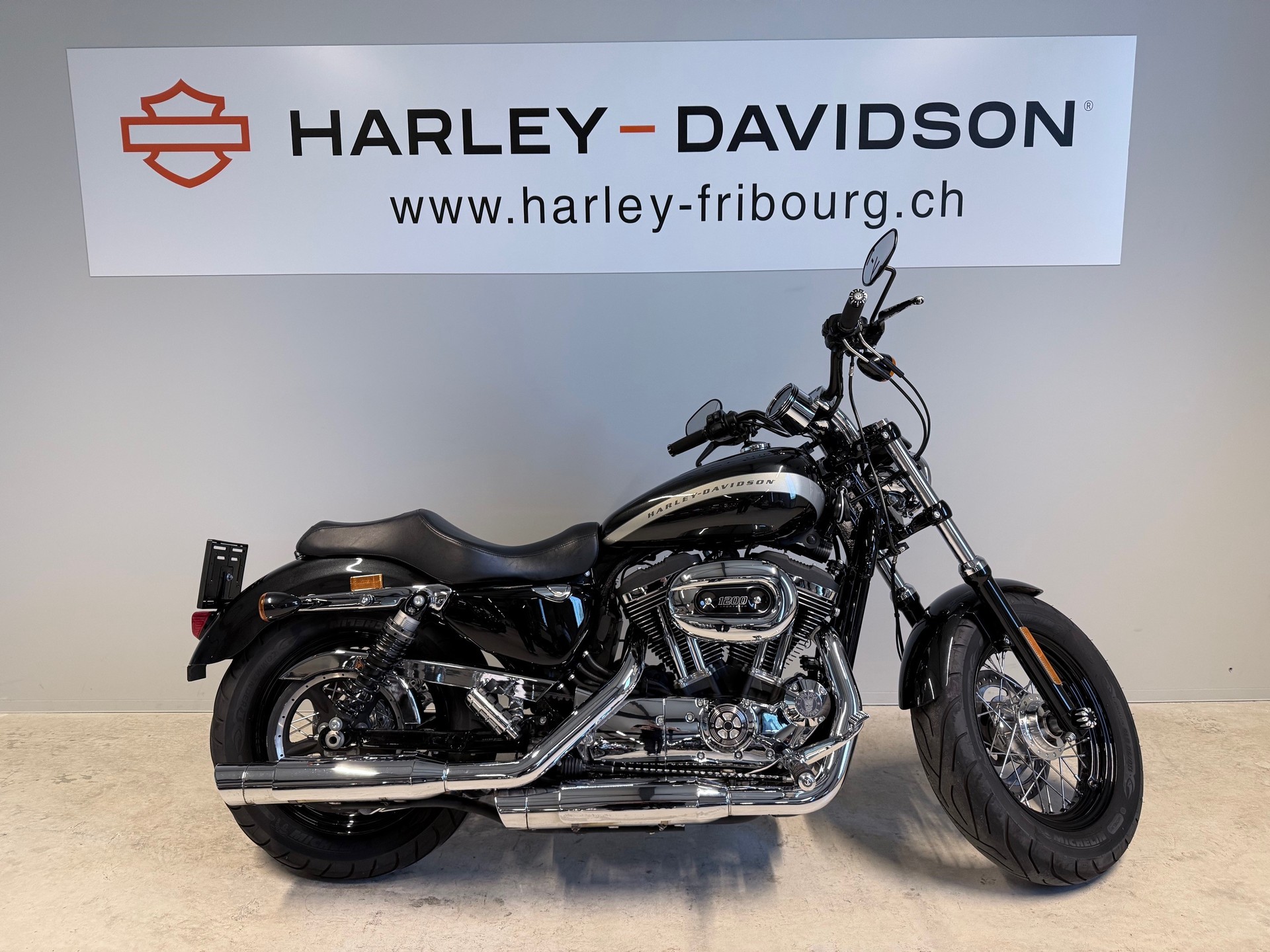 HARLEY-DAVIDSON XL 1200 C Sportster Custom ABS-image-0
