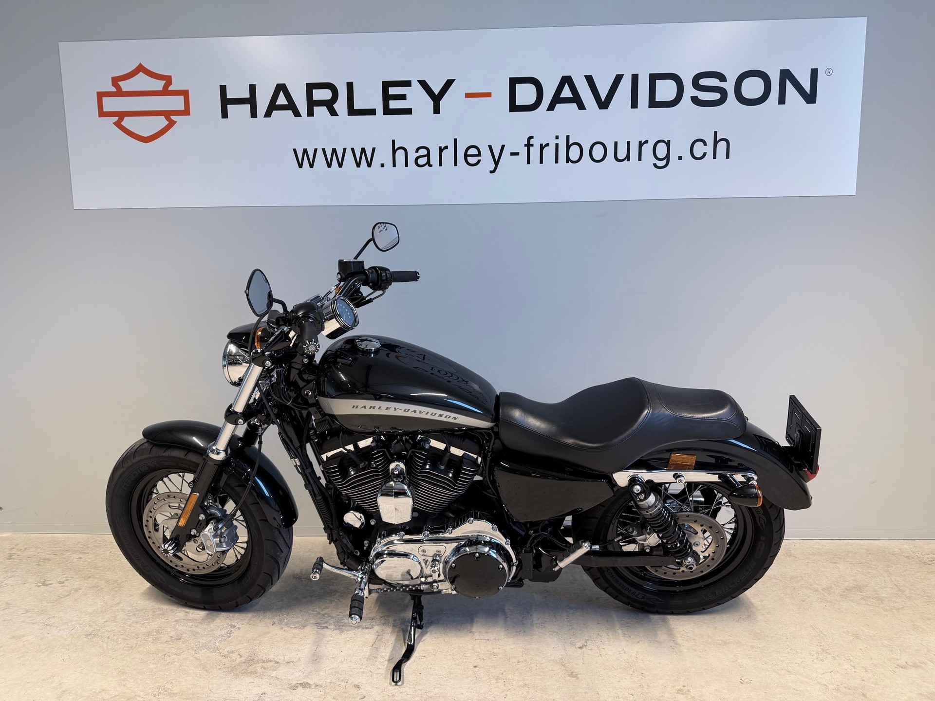 HARLEY-DAVIDSON XL 1200 C Sportster Custom ABS-image-2