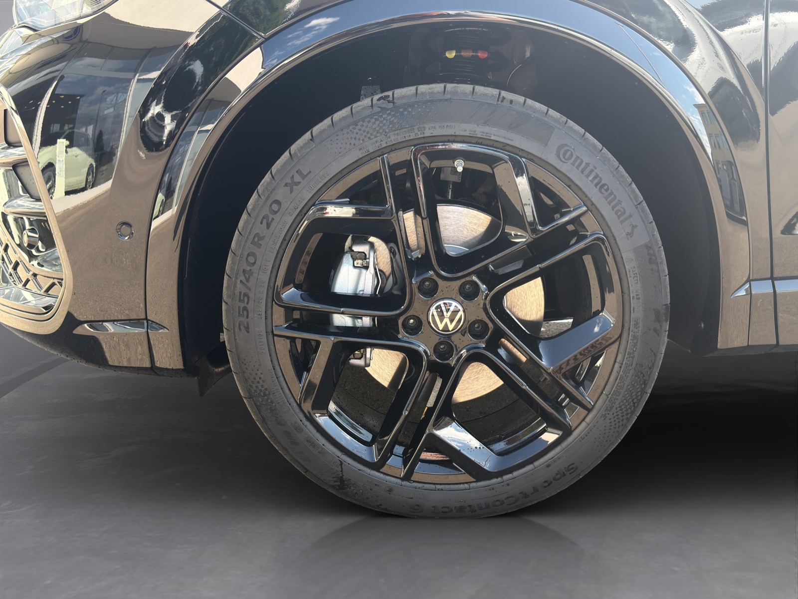 VW Tiguan 2.0 TSI DSG R-Line Plus 4Motion-image-8