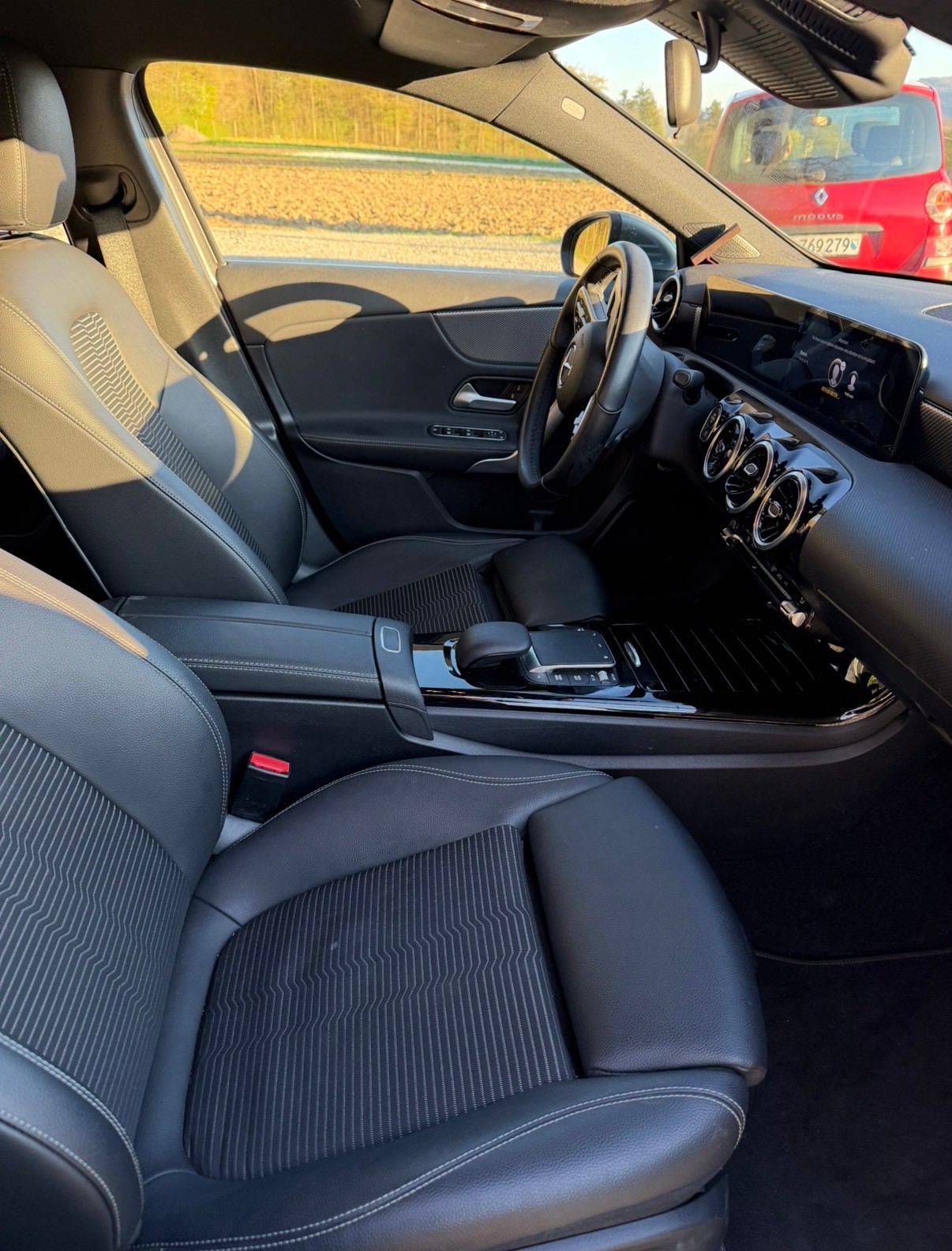 MERCEDES-BENZ A 200 Progressive-image-1