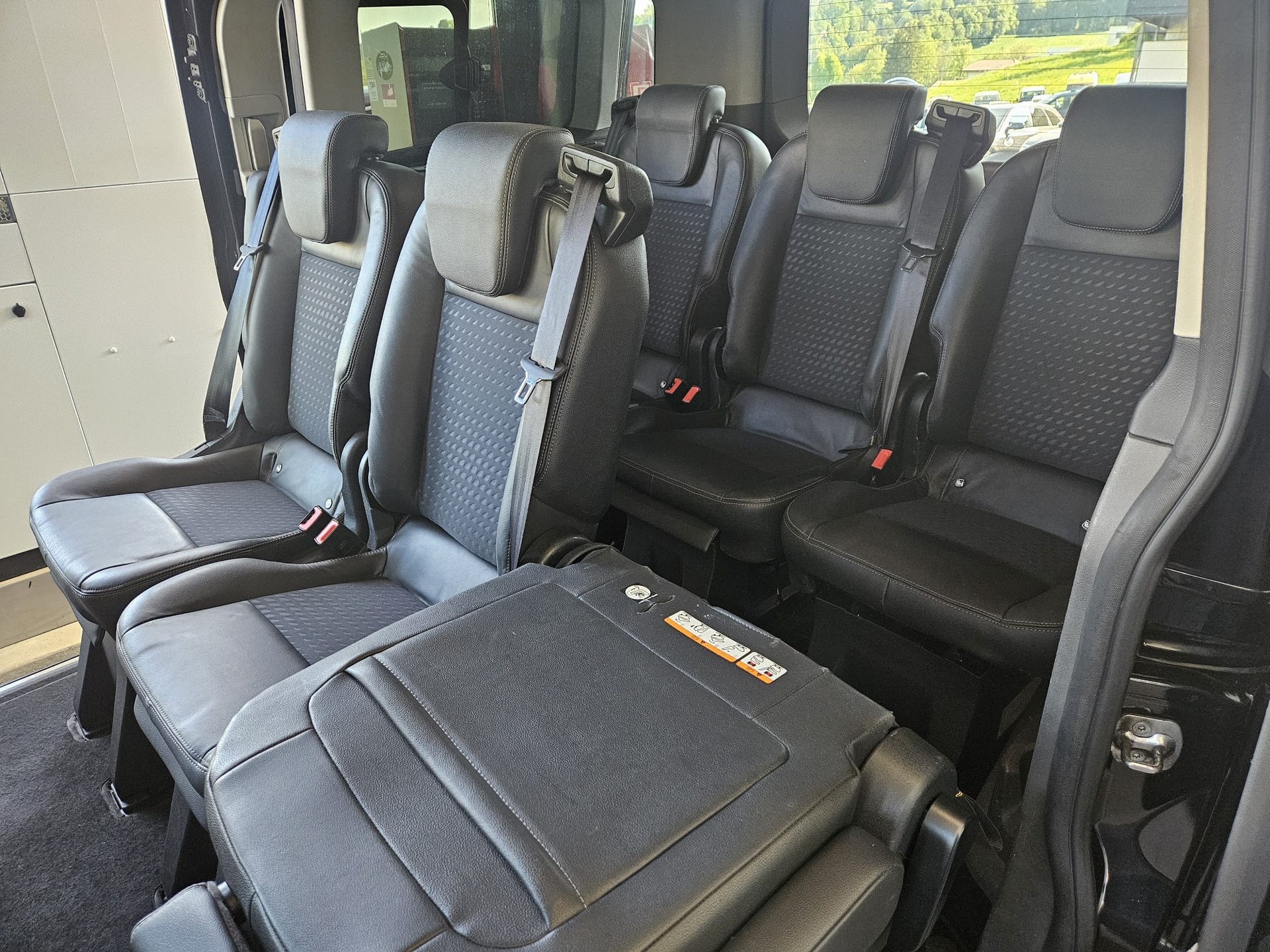 FORD Tourneo Custom 320 L1H1 Titanium A-image-8