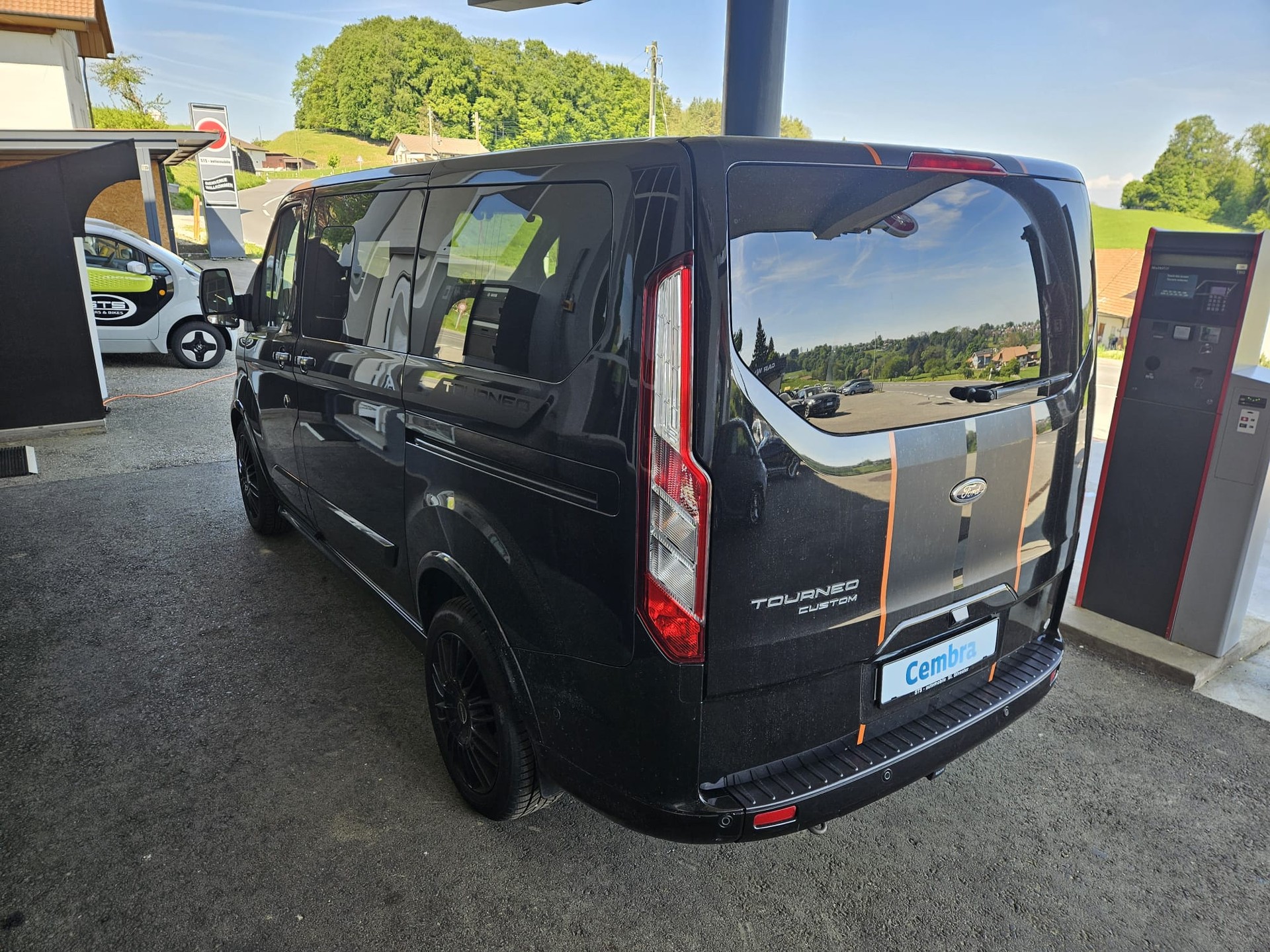 FORD Tourneo Custom 320 L1H1 Titanium A-image-2