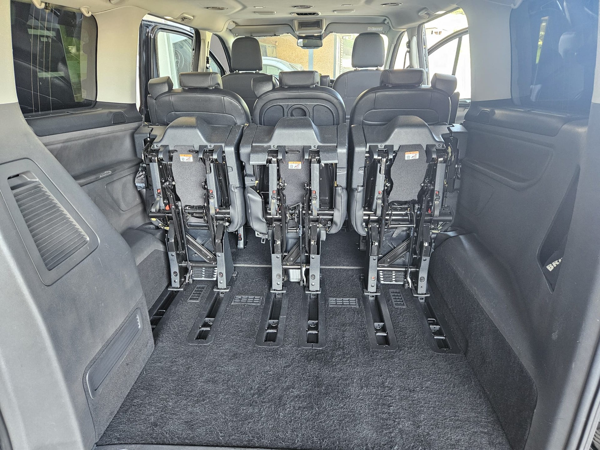 FORD Tourneo Custom 320 L1H1 Titanium A-image-11