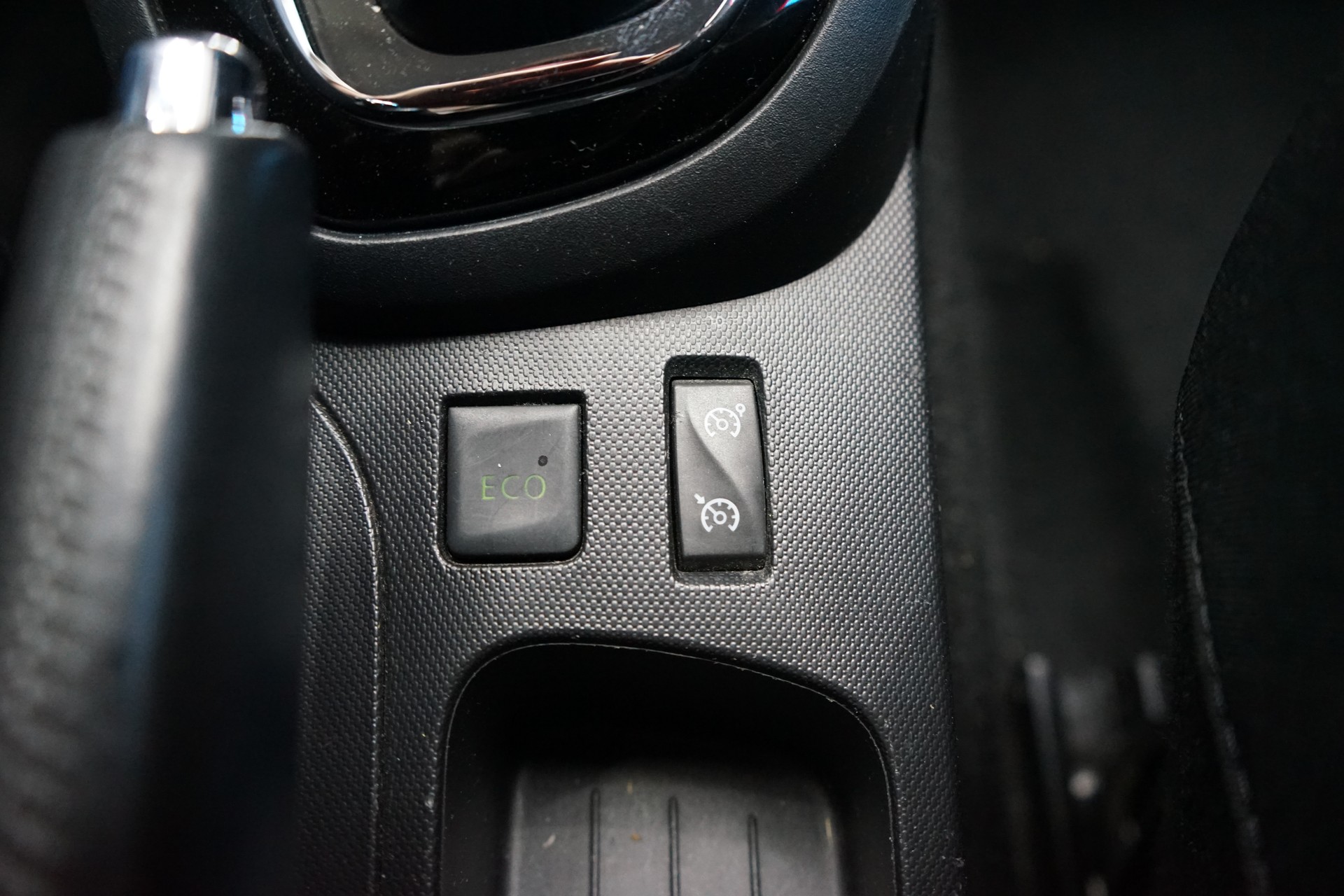 RENAULT Captur 1.2 T 16V Dynamique EDC-image-12