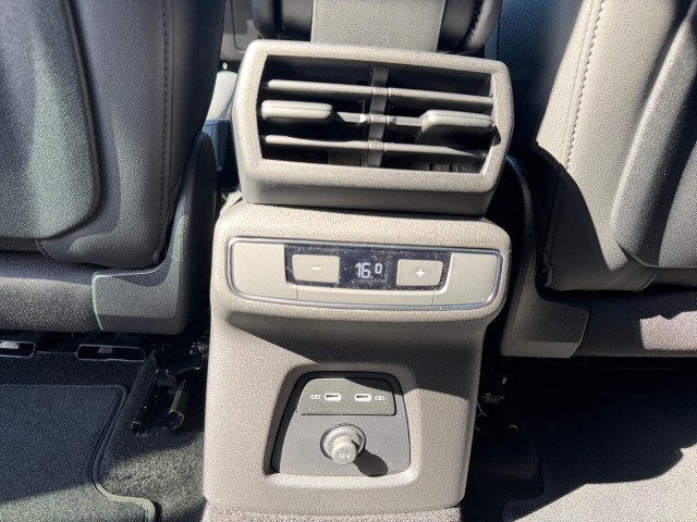 AUDI Q4 e-tron 45 Edition Swiss Ski quattro-image-21