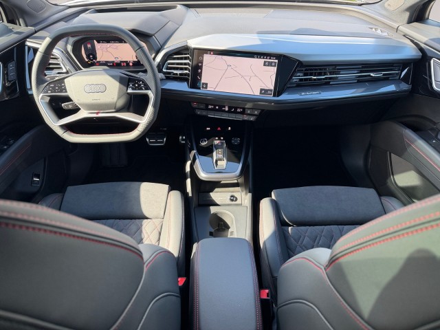 AUDI Q4 e-tron 45 Edition Swiss Ski quattro-image-11