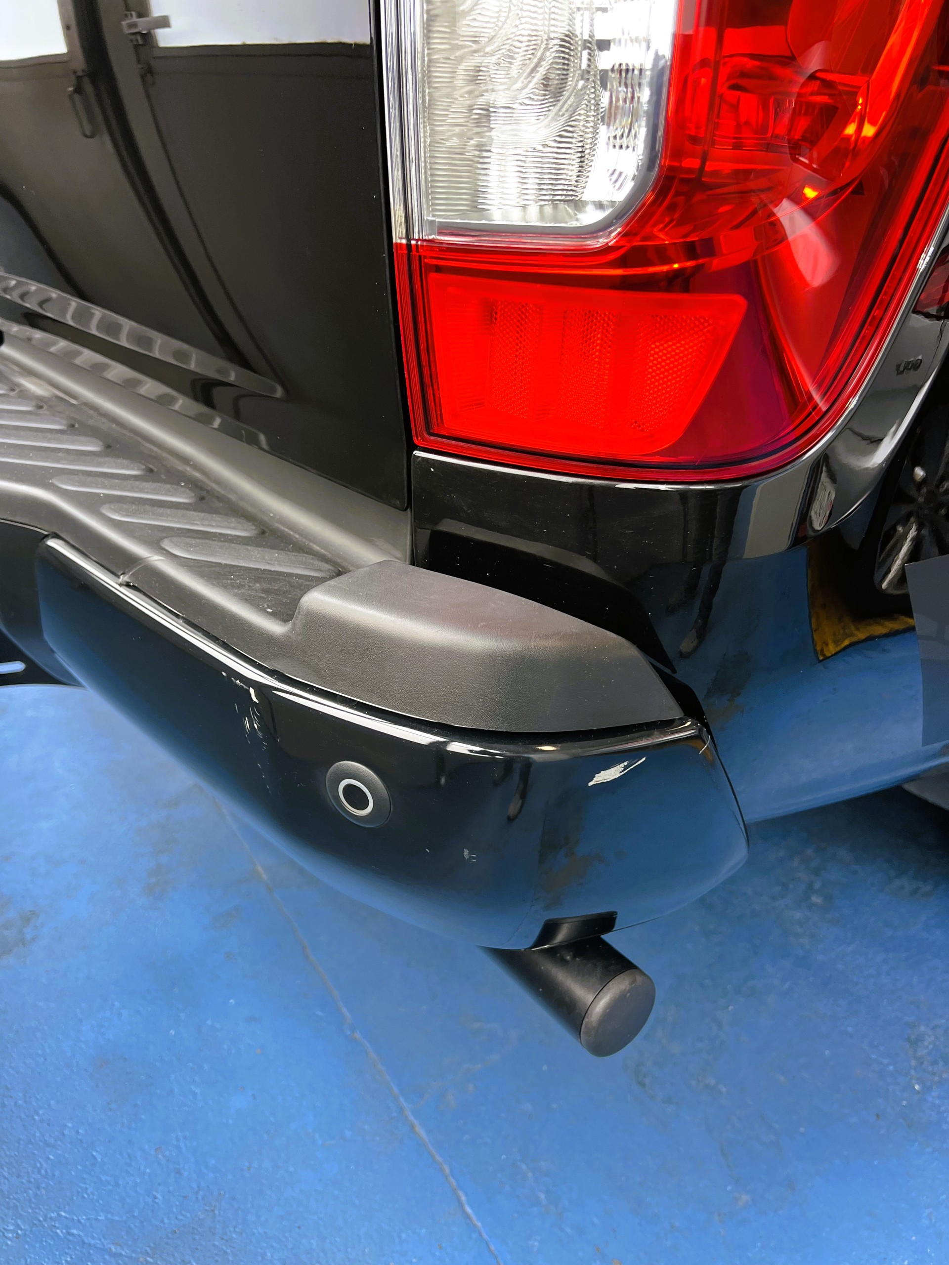 NISSAN NAVARA N-Guard-image-9