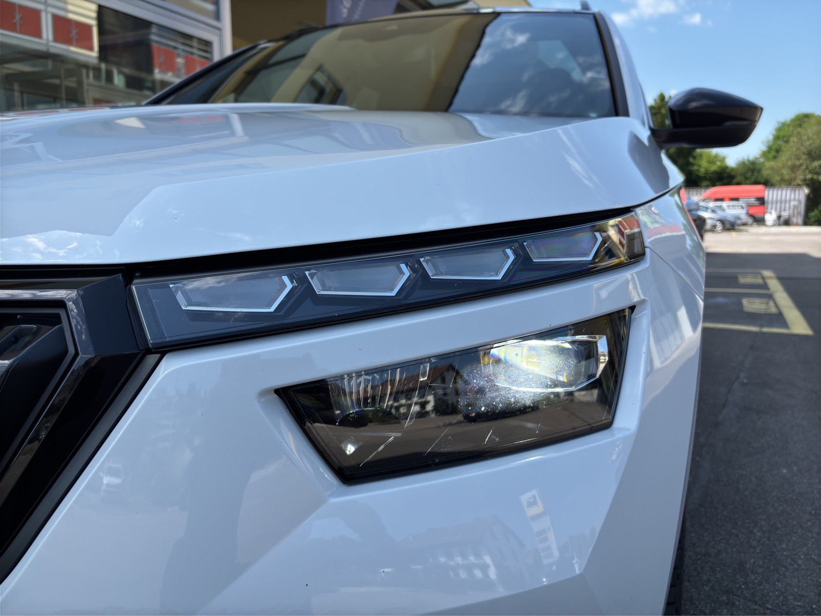 SKODA Kamiq 1.5 TSI ACT Monte Carlo DSG mit Anhängervorrichtung elektr. anklappbar & Panoramadach-image-9