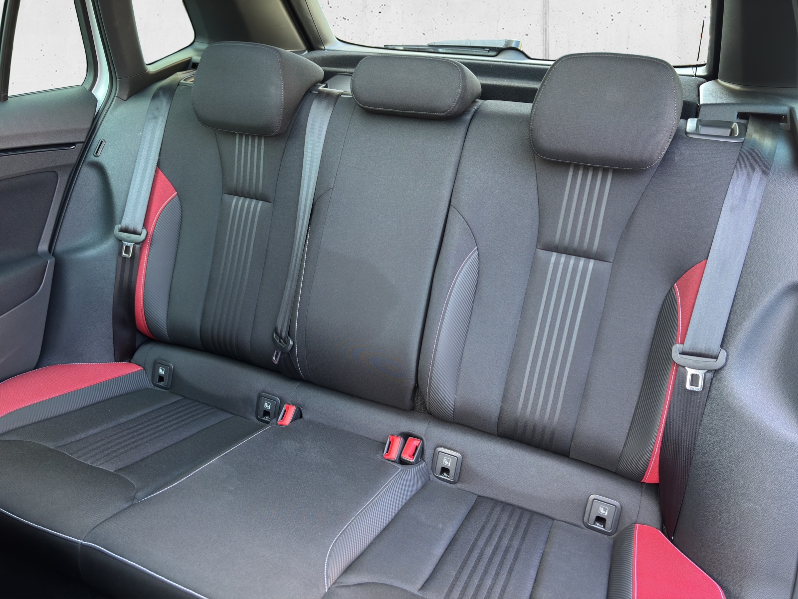SKODA Kamiq 1.5 TSI ACT Monte Carlo DSG mit Anhängervorrichtung elektr. anklappbar & Panoramadach-image-27