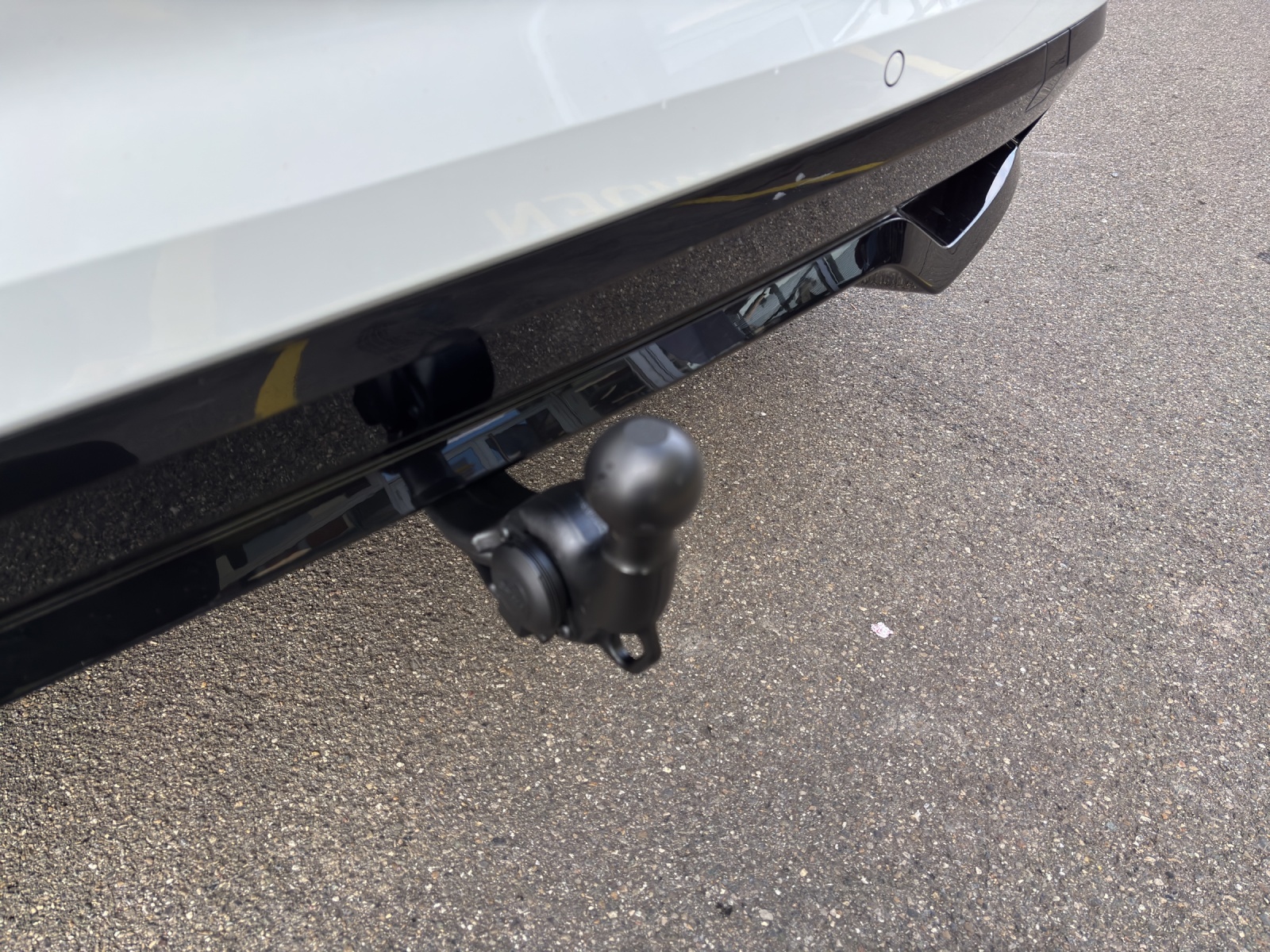 SKODA Kamiq 1.5 TSI ACT Monte Carlo DSG mit Anhängervorrichtung elektr. anklappbar & Panoramadach-image-8