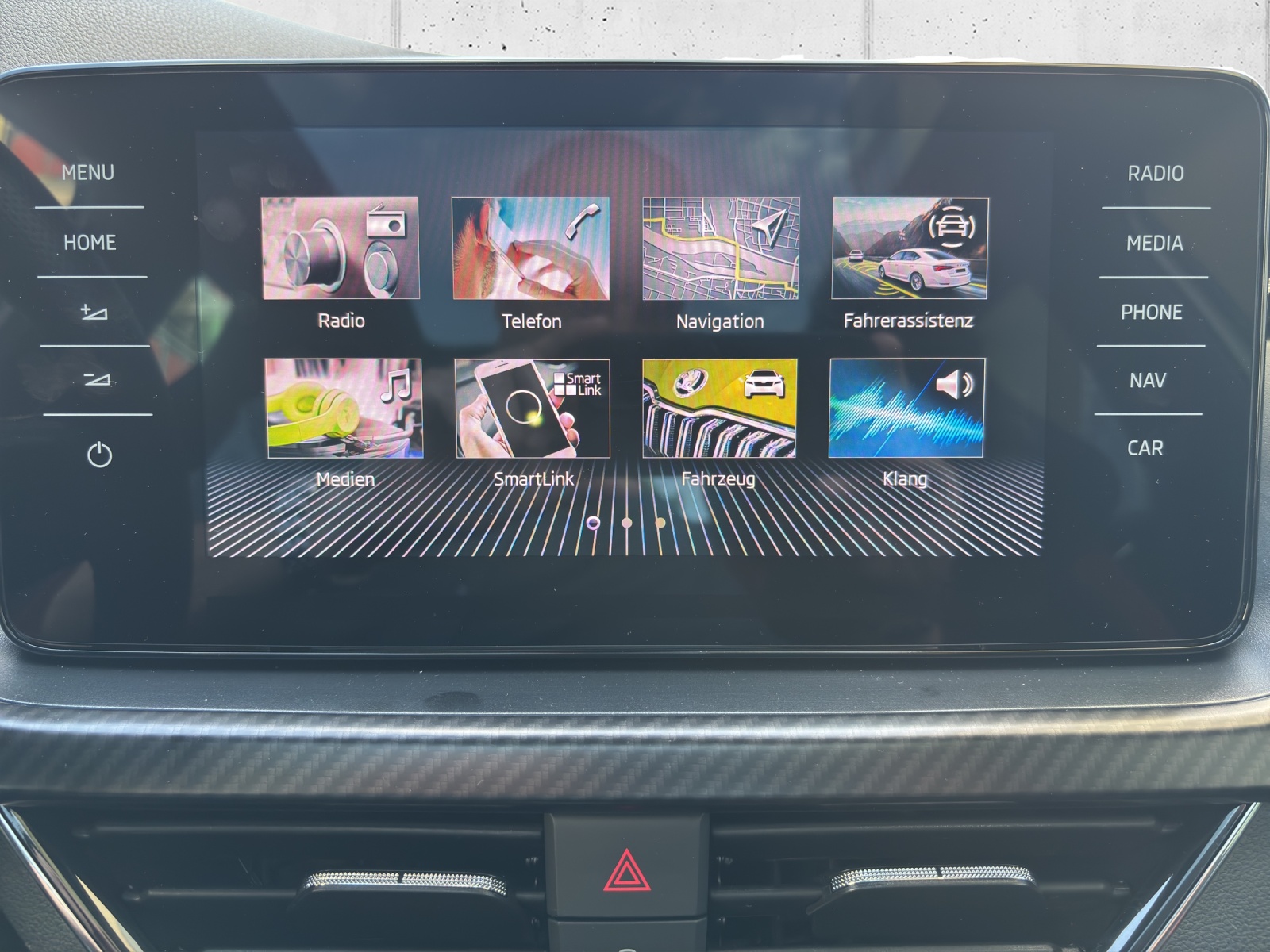 SKODA Kamiq 1.5 TSI ACT Monte Carlo DSG mit Anhängervorrichtung elektr. anklappbar & Panoramadach-image-17