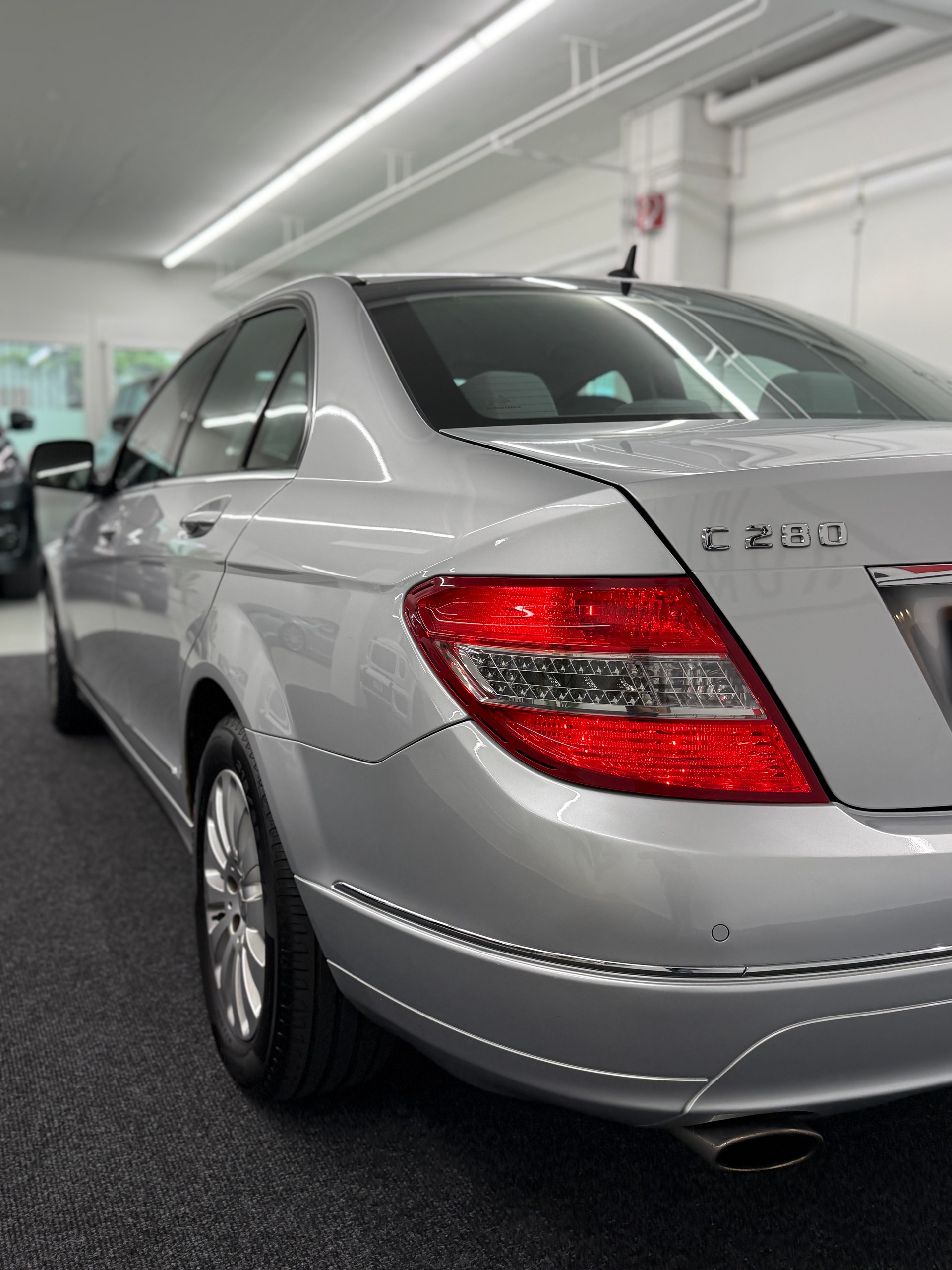 MERCEDES-BENZ C 300 (280 Classic) 4Matic 7G-Tronic-image-7