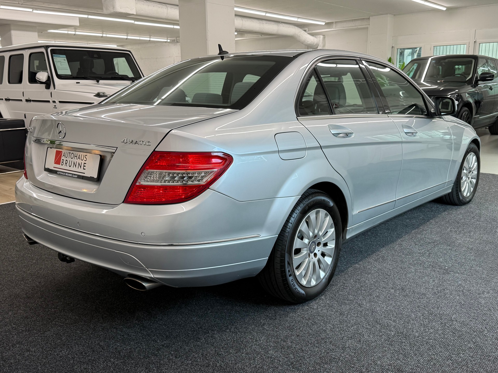 MERCEDES-BENZ C 300 (280 Classic) 4Matic 7G-Tronic-showroom-element-3