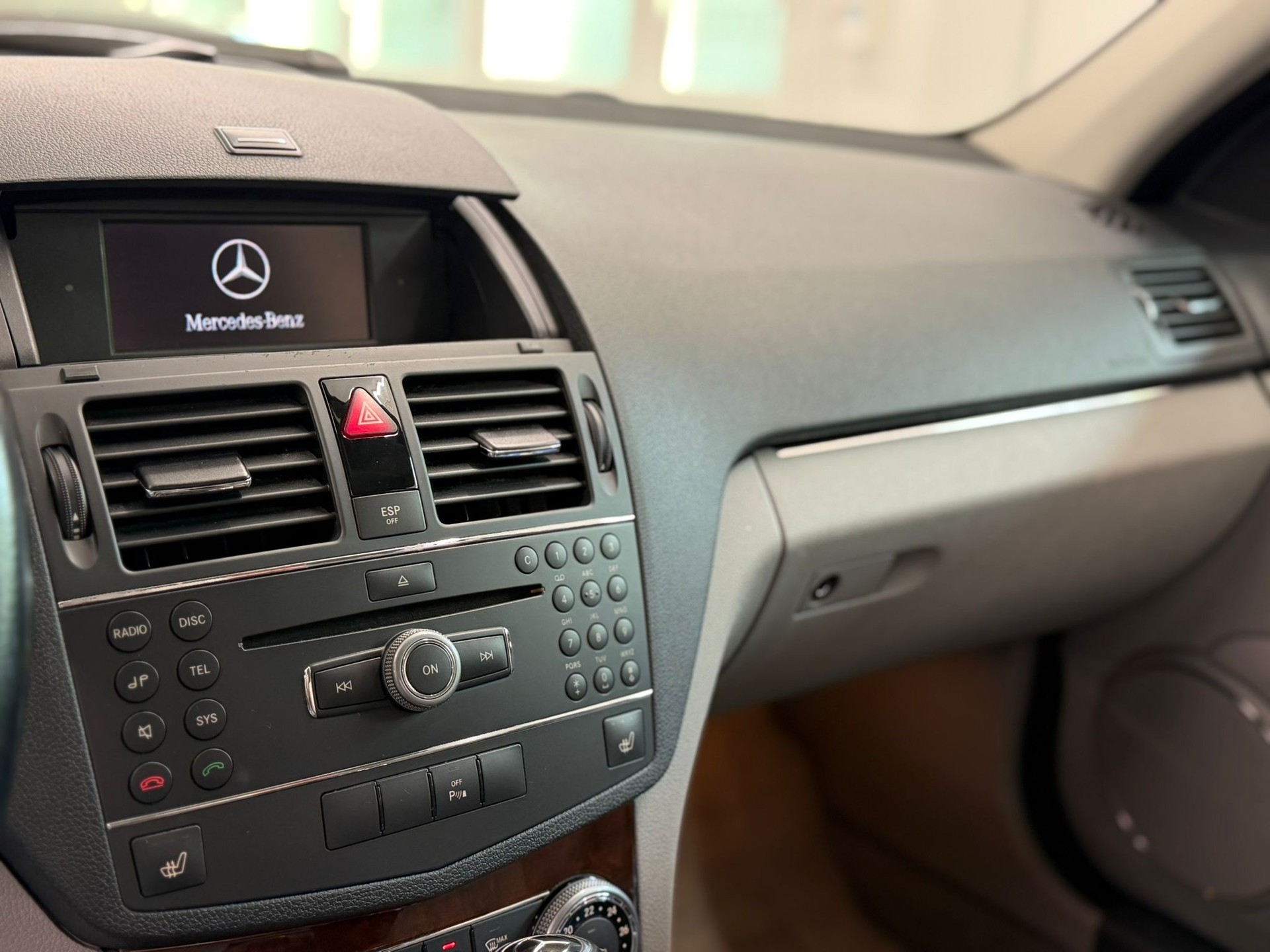 MERCEDES-BENZ C 300 (280 Classic) 4Matic 7G-Tronic-image-14
