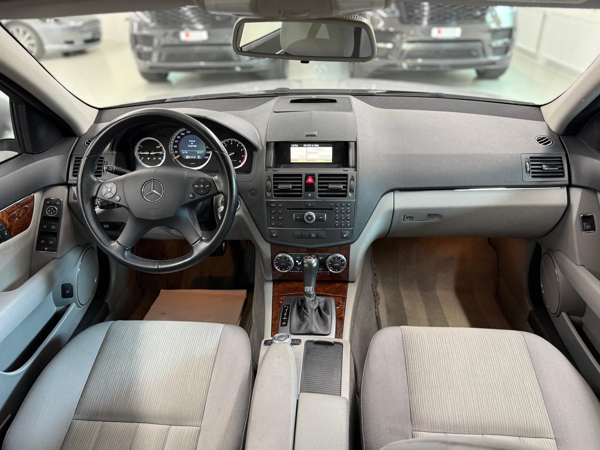 MERCEDES-BENZ C 300 (280 Classic) 4Matic 7G-Tronic-image-10