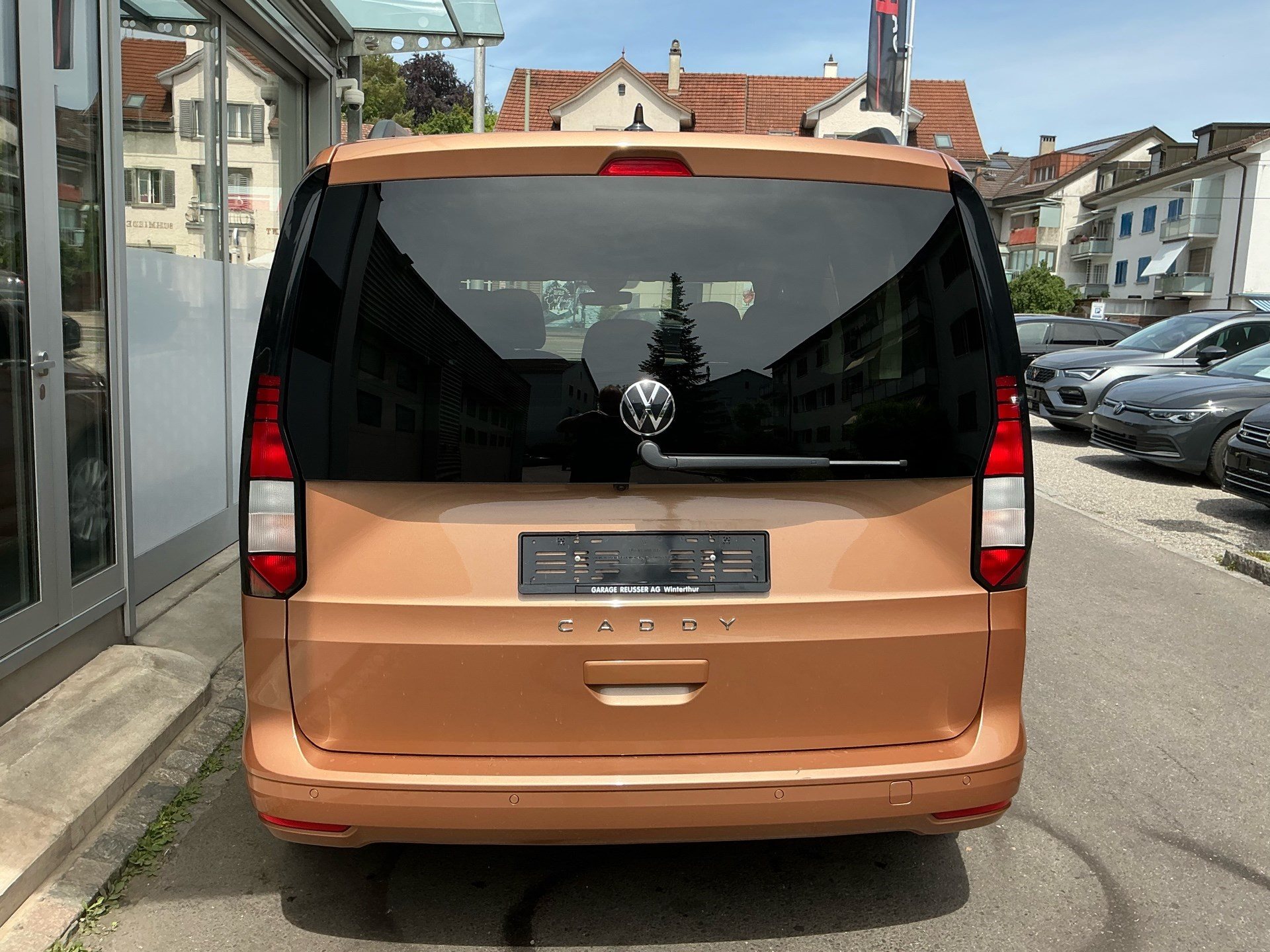 VW Caddy 2.0 TDI DSG LIFE *** NAVI DISCOVER & RÜCKFAHRKAMERA ***-image-4